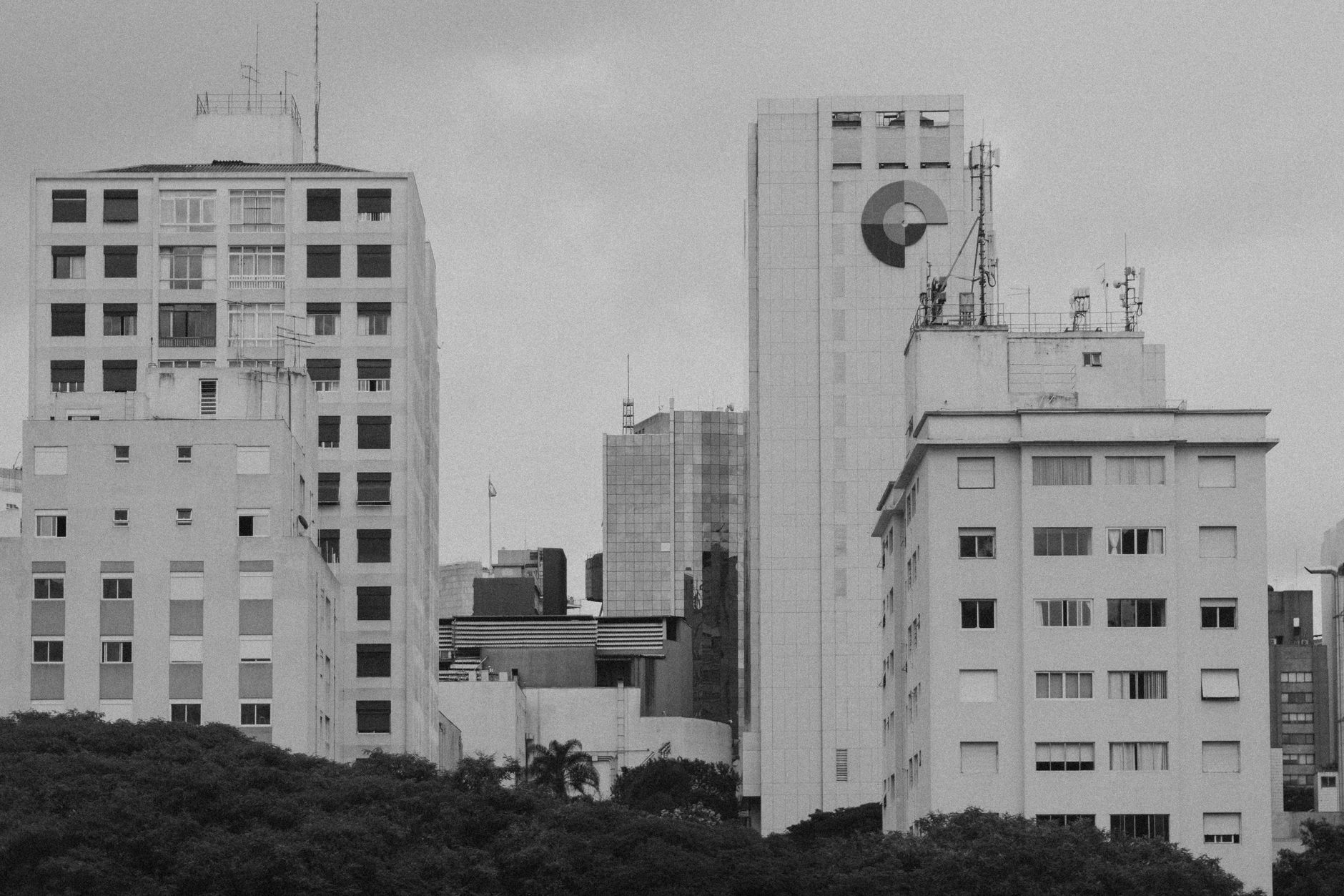 Reunião estratégica em escritório corporativo em Vila Velha
