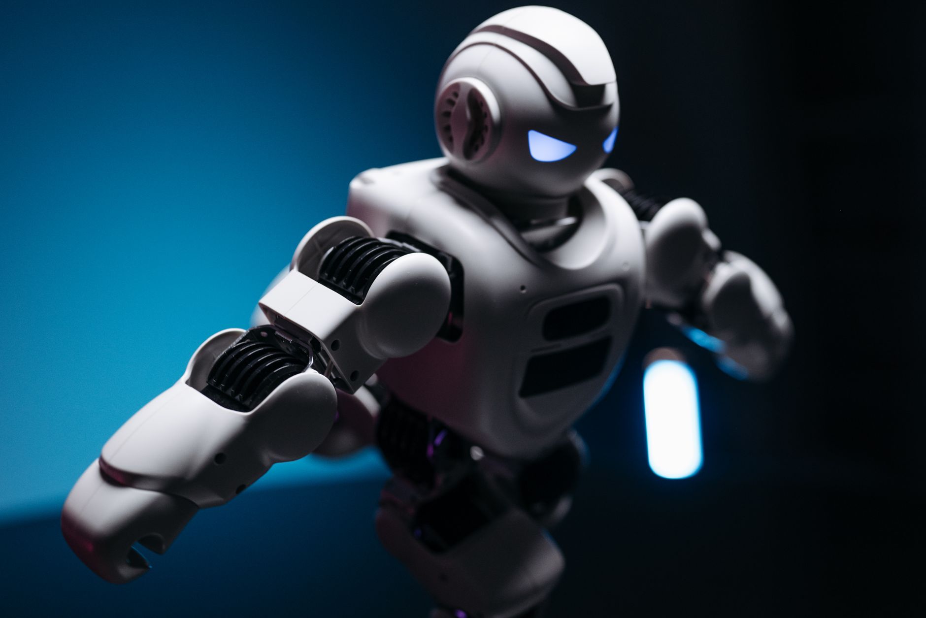 Rede neural artificial simbolizando IA corporativa
