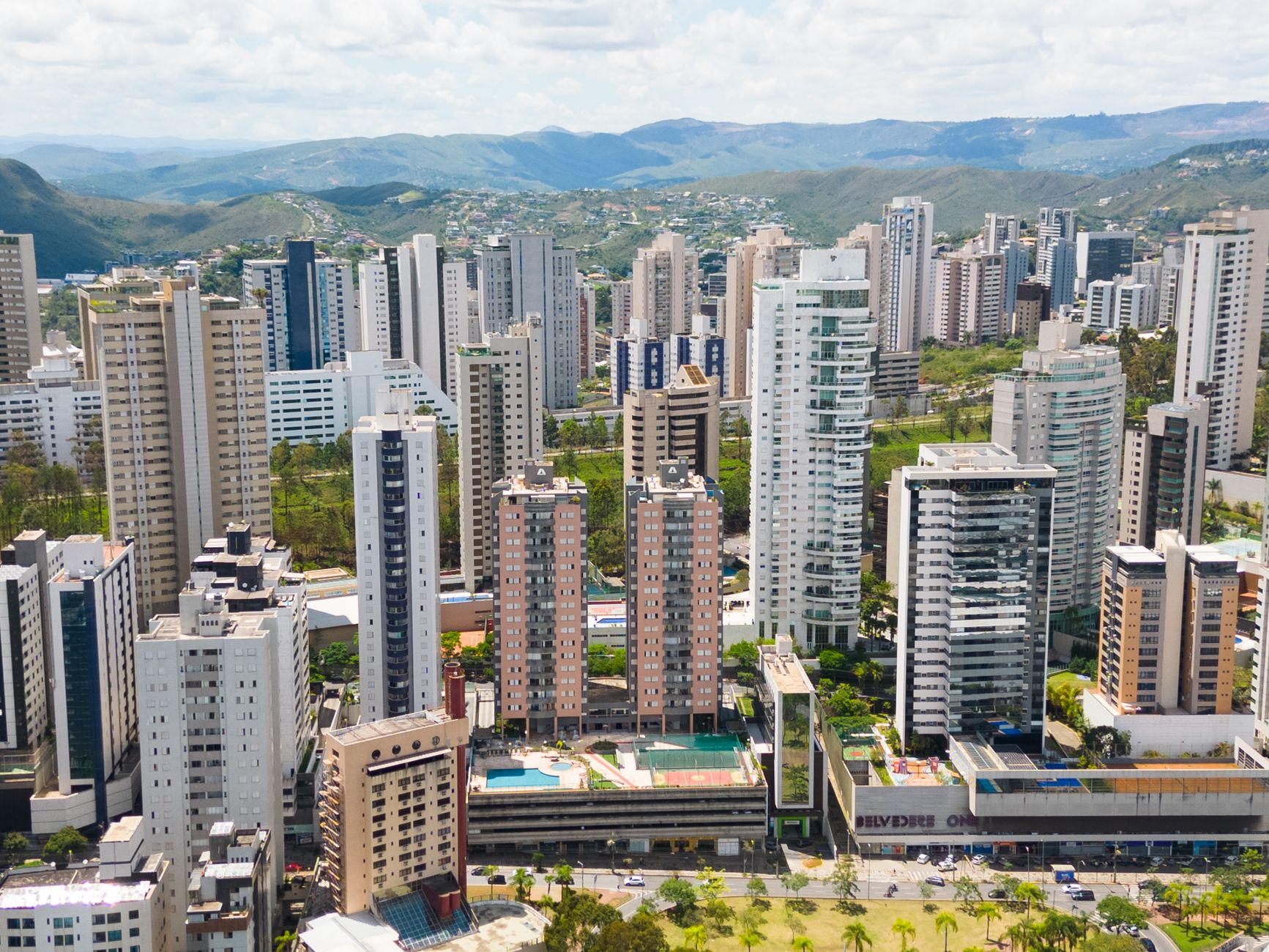 Expansive aerial view of modern skyscrapers in Belo Horizonte, Minas Gerais.