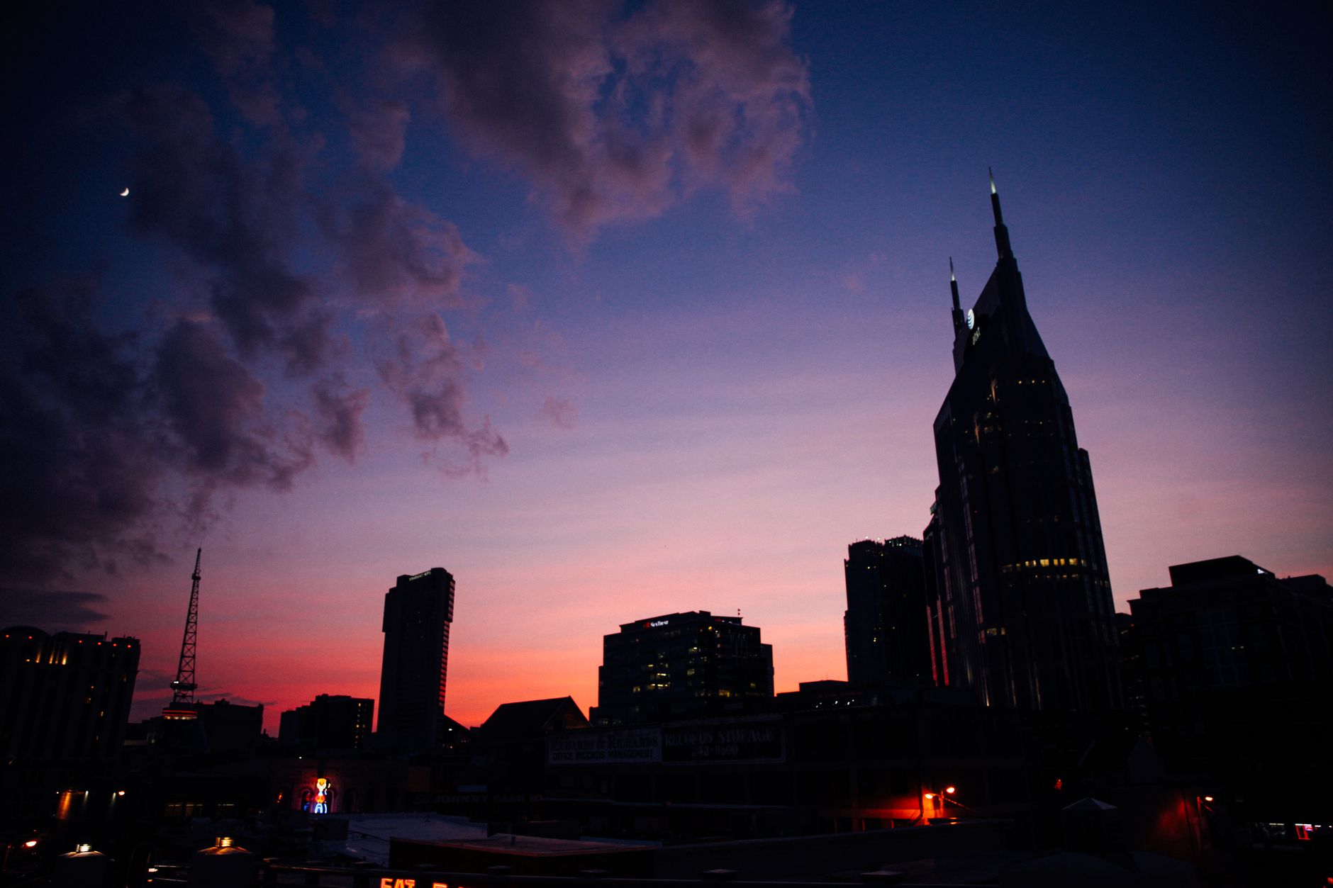 Beautiful skyline of Nashville at twilight with prominent architecture and vibrant sky.