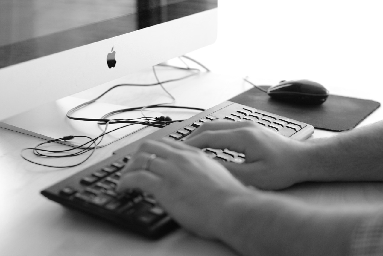 typing, apple computer, computer, desk, work, blogging, writing, blog, hands, gray computer, gray work, gray writing, gray apple, gray desk, gray blog, typing, writing, blog, blog, blog, blog, blog