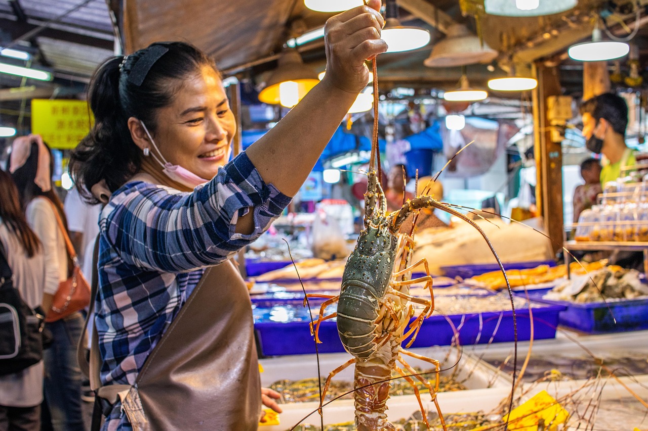 woman, lobster, market, vendor, thai, seafood, food, selling, offer, service, fresh, presentation, fish market, local market, wet market, marketplace, urban, na kluea, pattaya, thailand, asia, lobster, lobster, fish market, fish market, wet market, wet market, pattaya, pattaya, pattaya, pattaya, pattaya