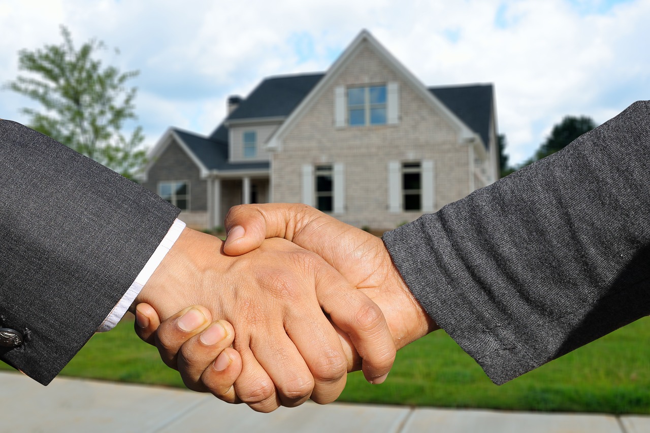 purchase, house, house purchase, free wallpaper, real estate, handing over, real estate agent, property, possession, worth, to buy, contract, 4k wallpaper 1920x1080, beautiful wallpaper, shaking hands, handshake, desktop backgrounds, agreement, partnership, wallpaper hd, hand, wallpaper 4k, man, 4k wallpaper, windows wallpaper, free background, laptop wallpaper, mac wallpaper, hd wallpaper, collaboration, full hd wallpaper, cool backgrounds, background, people
