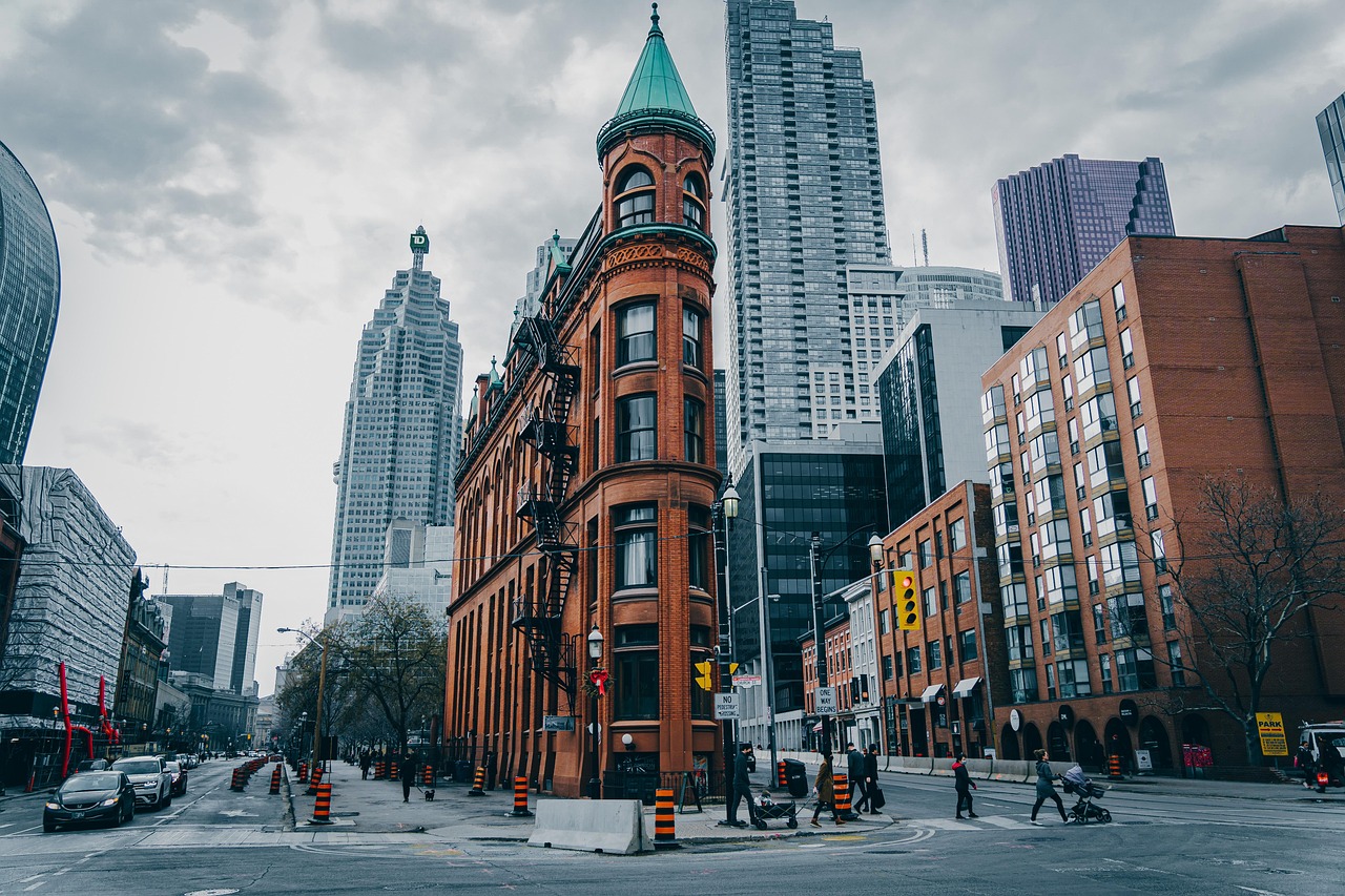 architecture, urban, nature, street, building, photography, winter, cloudy, toronto, canada, city, road, cars, people, sky, classic, season