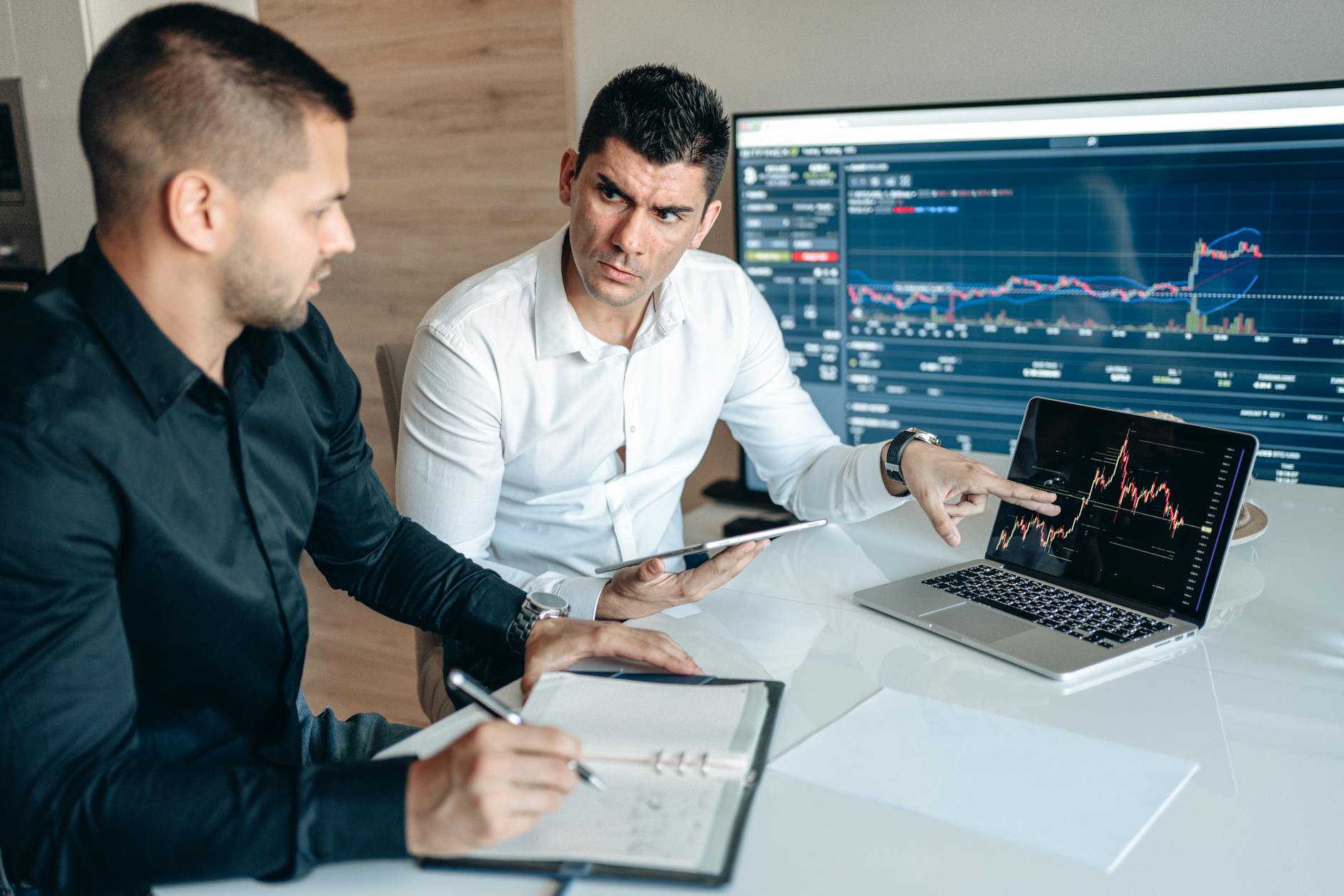 SEO professionals and AI agents analyzing data