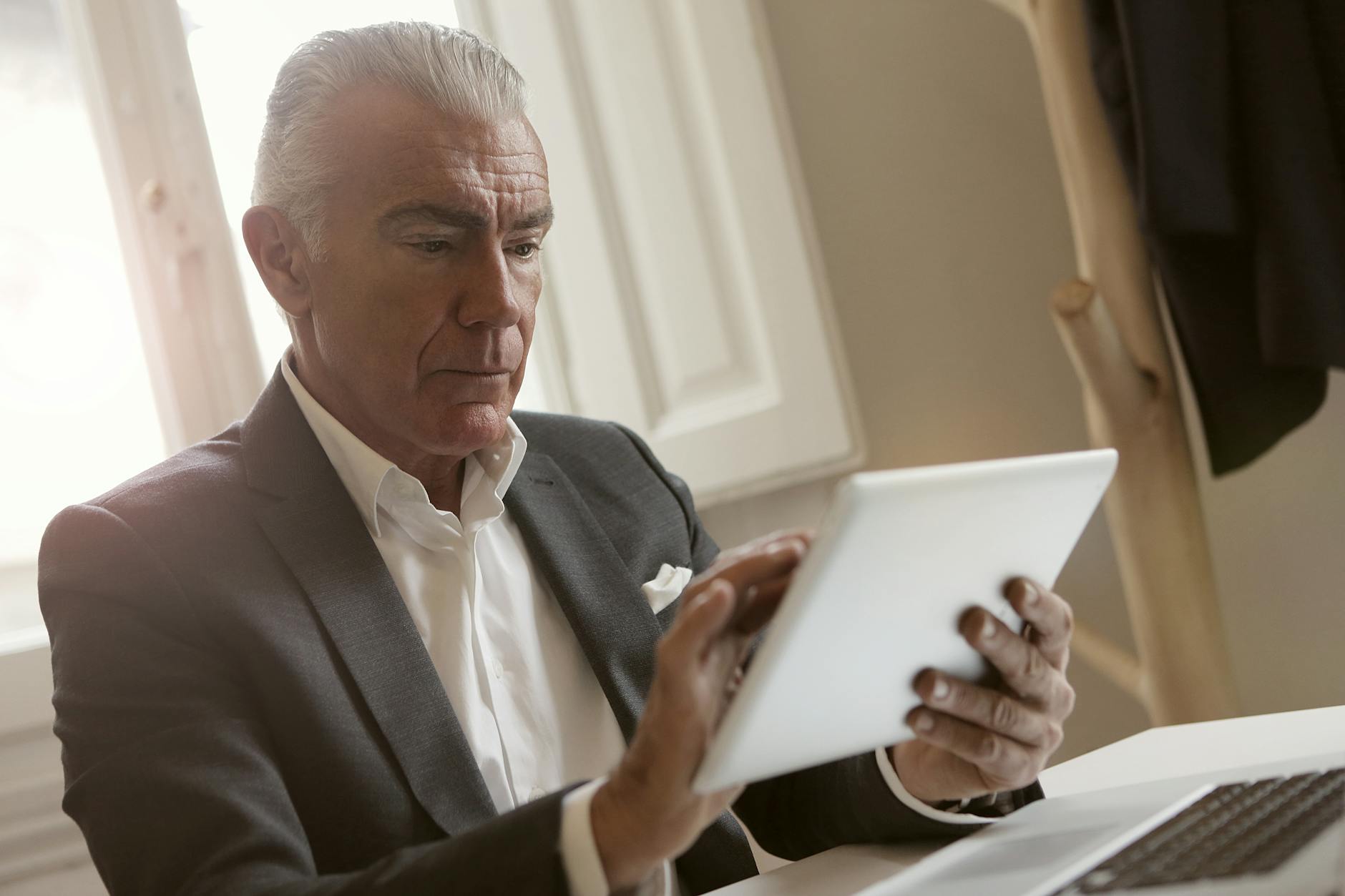 Ultimate Guide to AI Agents for Roofers