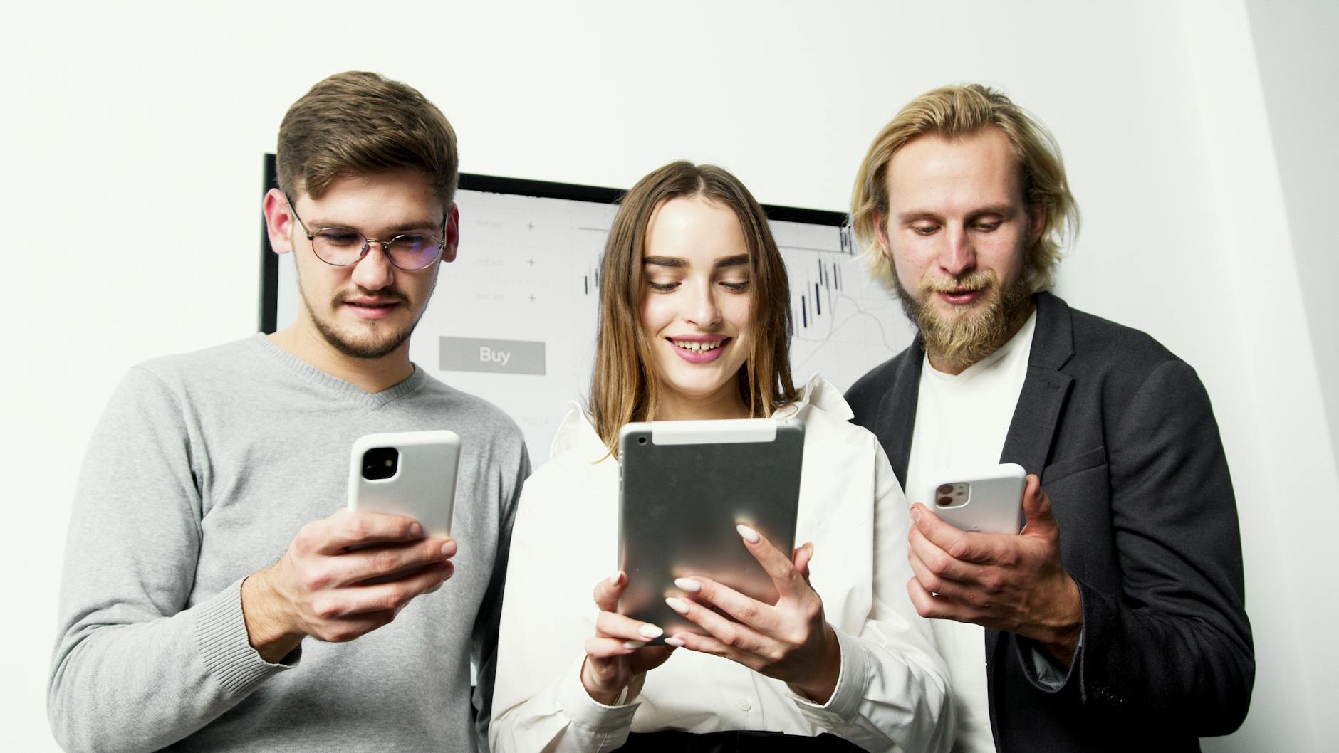 Sales team receiving instant lead alerts