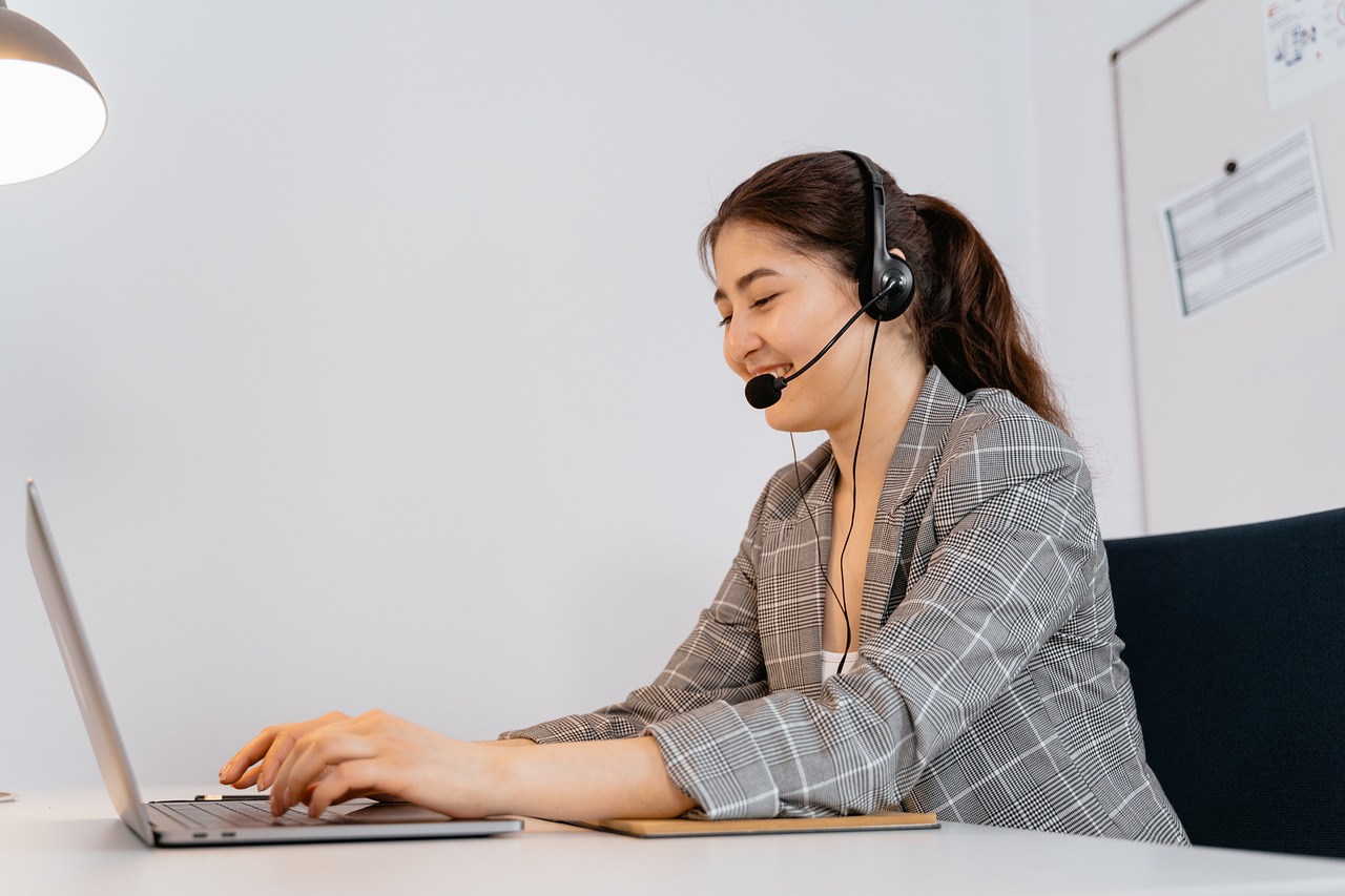 woman, telemarketing, communication, business, female, girl, profession, businesswoman, call center, connection, technology, contact, telemarketing, call center, call center, call center, call center, call center