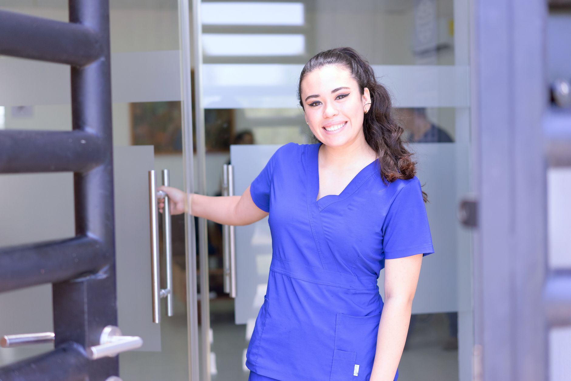Enfermeira brasileira estudando para o NCLEX-RN