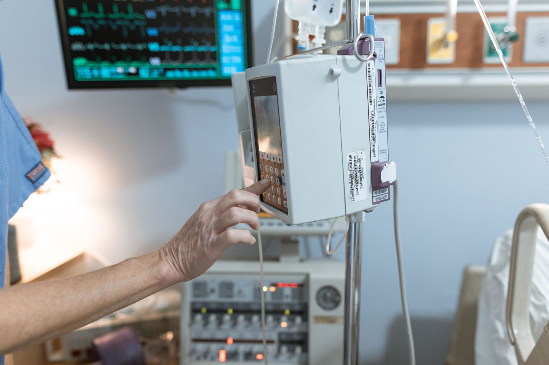 Enfermeira trabalhando em hospital de Kentucky