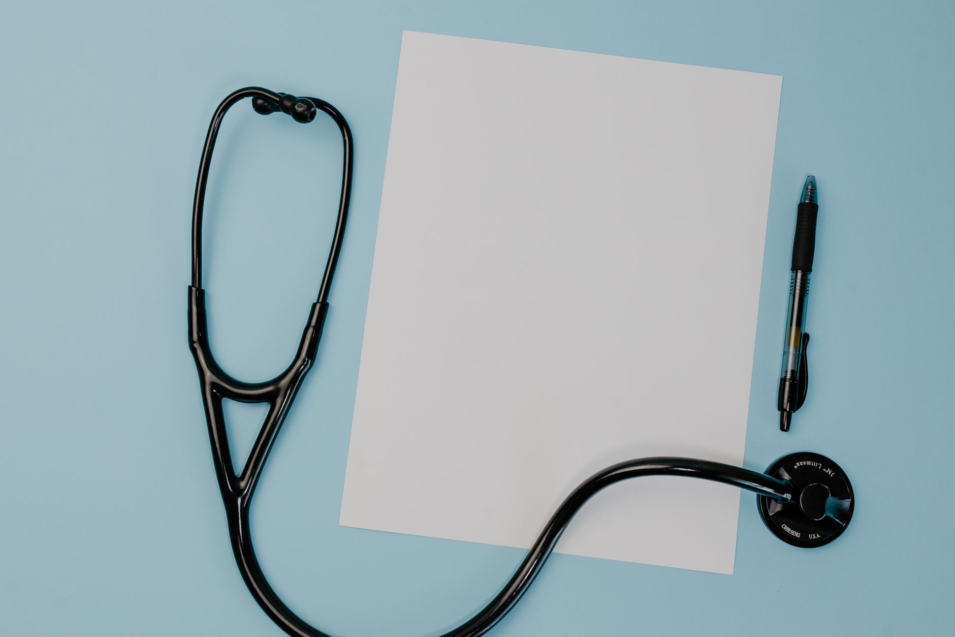 Enfermeira estudando para o exame NCLEX