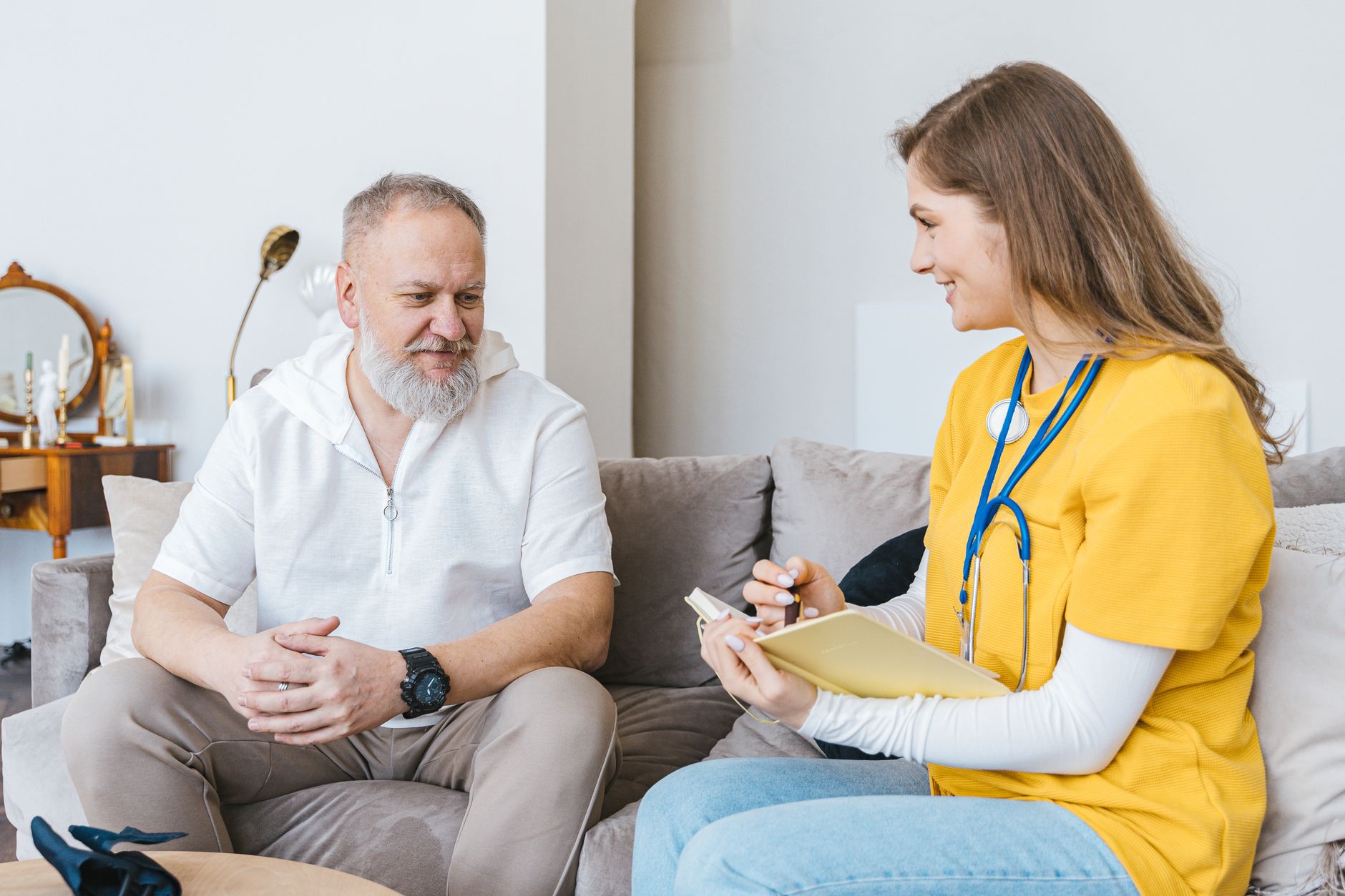 Comunidade online de enfermeiros discutindo carreira internacional