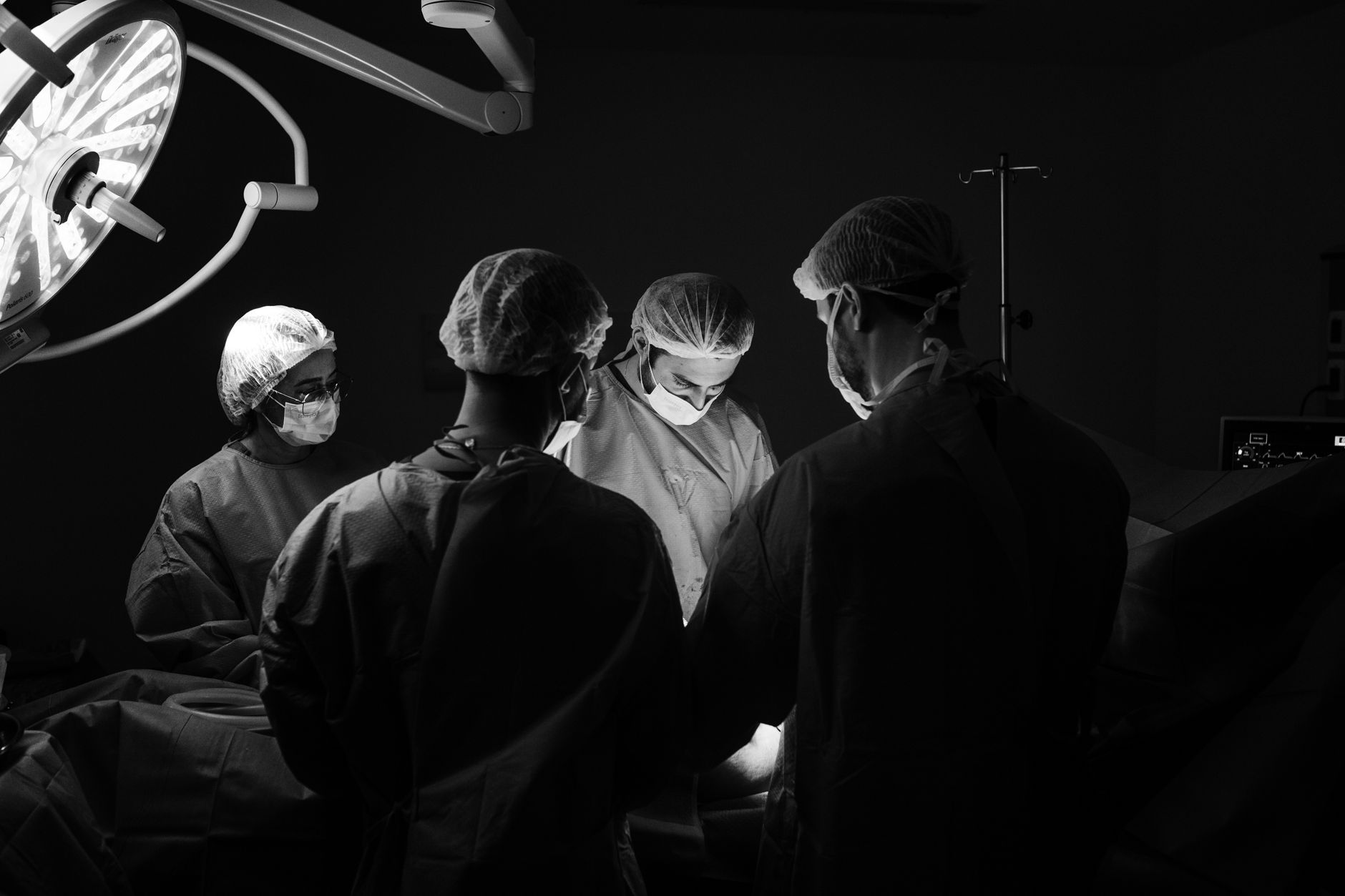 Enfermeira trabalhando em hospital moderno em Idaho