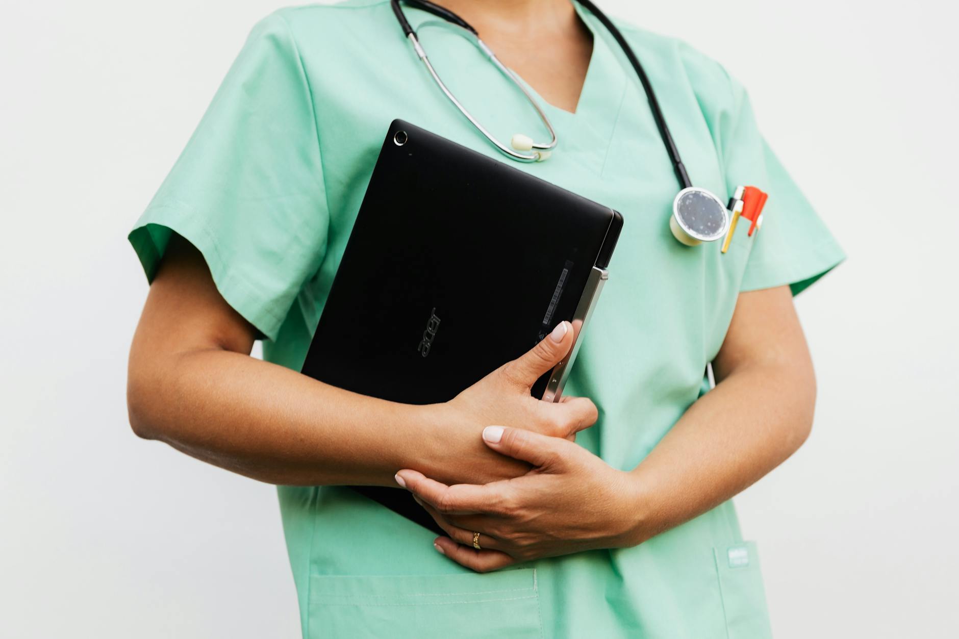 Enfermeira brasileira estudando para NCLEX em Rhode Island