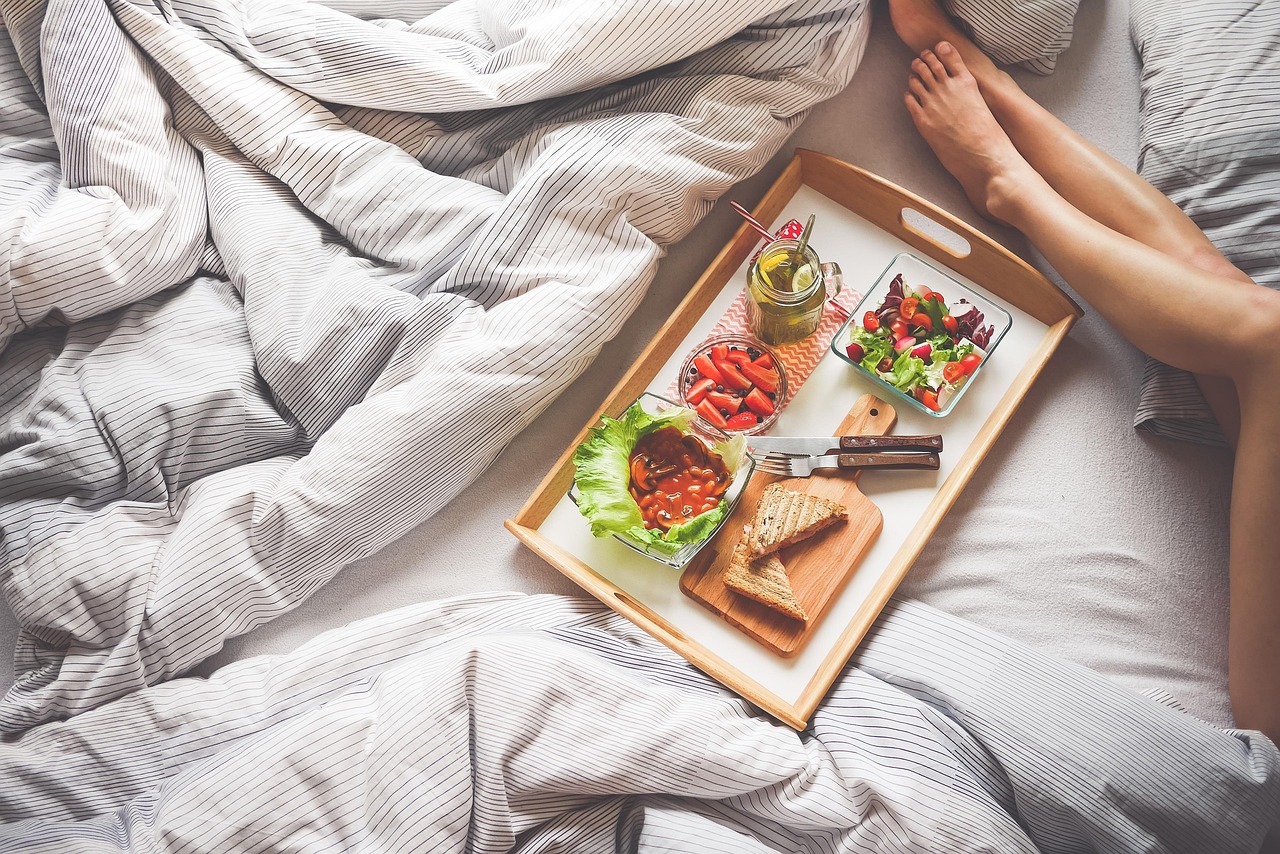 legs, breakfast, bed, breakfast in bed, tray, breakfast tray, bedroom, blanket, food, sheets, bed sheets, feet, woman, lifestyle, relaxation, toast, wooden tray, morning, breakfast, breakfast, breakfast, breakfast, breakfast, bed, lifestyle
