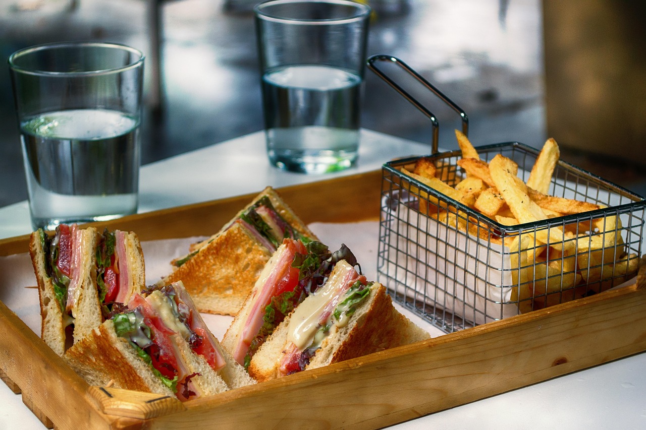club sandwich, fast food, snack, fries, toast, toasted, sandwich, food, bread, meal, nutrition, delicious, fresh, lunch, crispy, carbohydrates, brown food, brown bread, brown nutrition, brown sandwich, fast food, fast food, fast food, fast food, fast food, sandwich, sandwich, sandwich, lunch, lunch