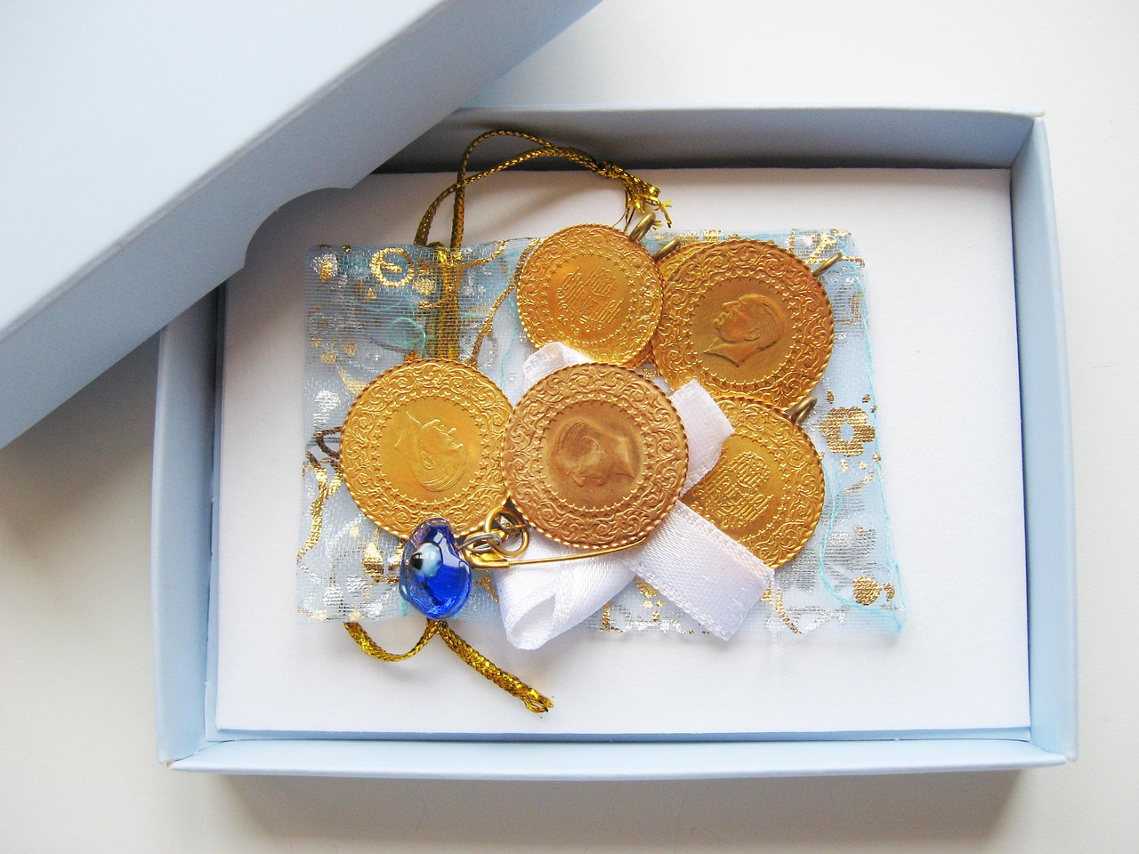 gold, gift of jewelry, yellow, precious, gold jewelry