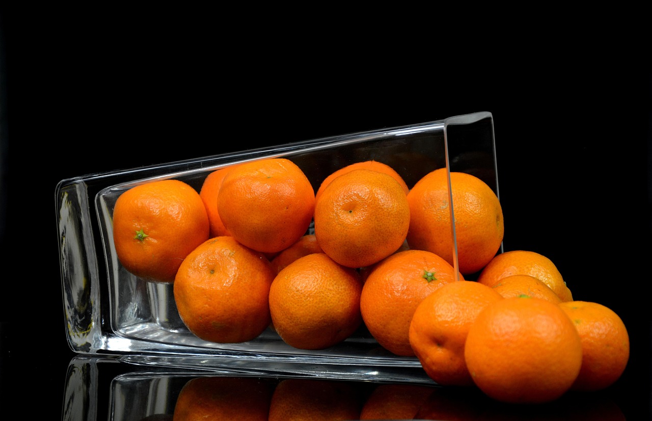 glass, oranges, fruits, mandarins, fresh oranges, fresh fruits, vitamin c, citrus, citrus fruits, harvest, organic, produce, fresh produce, ripe, ripe oranges, healthy, healthy food, food, vitamins, black background, vitamin c, citrus, black background, black background, black background, black background, black background