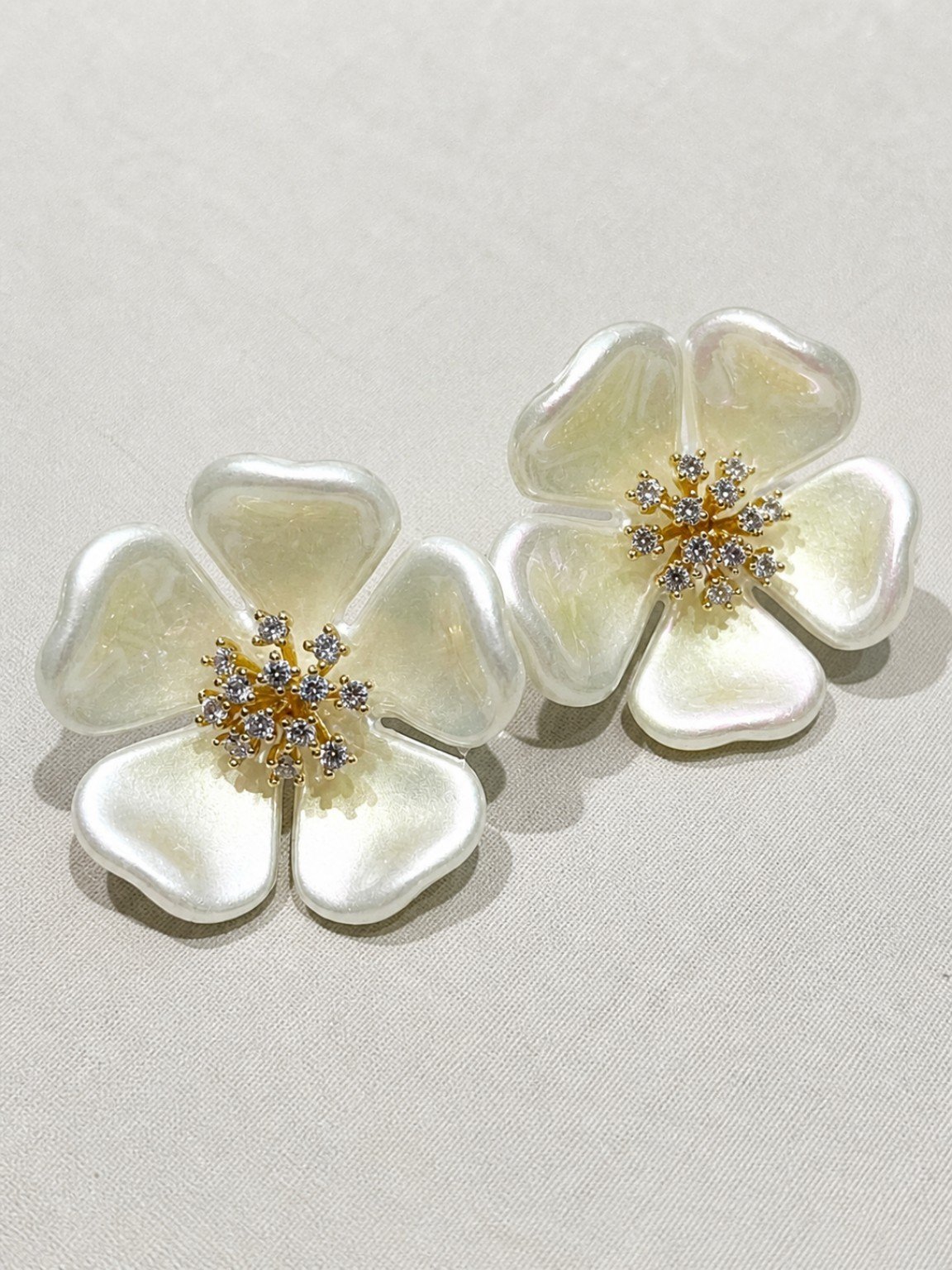 BRINCO FLOR COM MIOLO