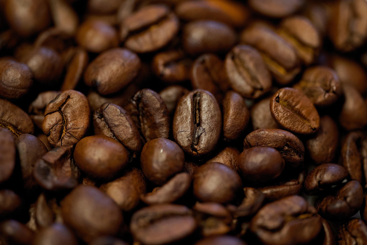 coffee, beautiful wallpaper, coffee beans, free background, mac wallpaper, 4k wallpaper 1920x1080, roasted, wallpaper hd, beans, desktop backgrounds, hd wallpaper, espresso, free wallpaper, windows wallpaper, food, cool backgrounds, wallpaper 4k, 4k wallpaper, laptop wallpaper, full hd wallpaper, background