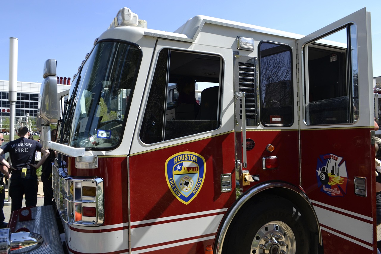 houston fire department, houston, texas, fire truck, fire man, uniform, fire engine, pump, tires, white, red, fire and rescue, search and rescue, emergency services, esu, hfd, first responders, emergency, event, alarm, 911, vehicle, bus, transportation system, car, truck, transportation, transport, technology, auto, automobile, system, automotive, equipment, machine, engine, wheel, steel, motor, metal, mechanical, power, design, engineering, water, front, exterior, utility, heavy, huge, loud, siren, man, public service, government, usa, united states, america, windshield, windows, doors, large, fire proof, fire alarm, fire detector, fire hose, fire suit, protect and serve, car wallpapers, protection, home land security, forest fire, disaster, preparedness, cpr, medic, medical, first aid, help, servant, protective, fire repellent, control, communication, firemen, urgent, explosion, burn, flames, smoke, on the job, officials, officer, nature, volunteer