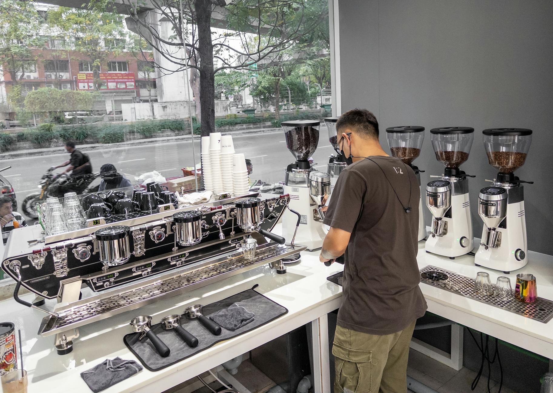 Best Commercial Grinder Supply Brands for Bakeries