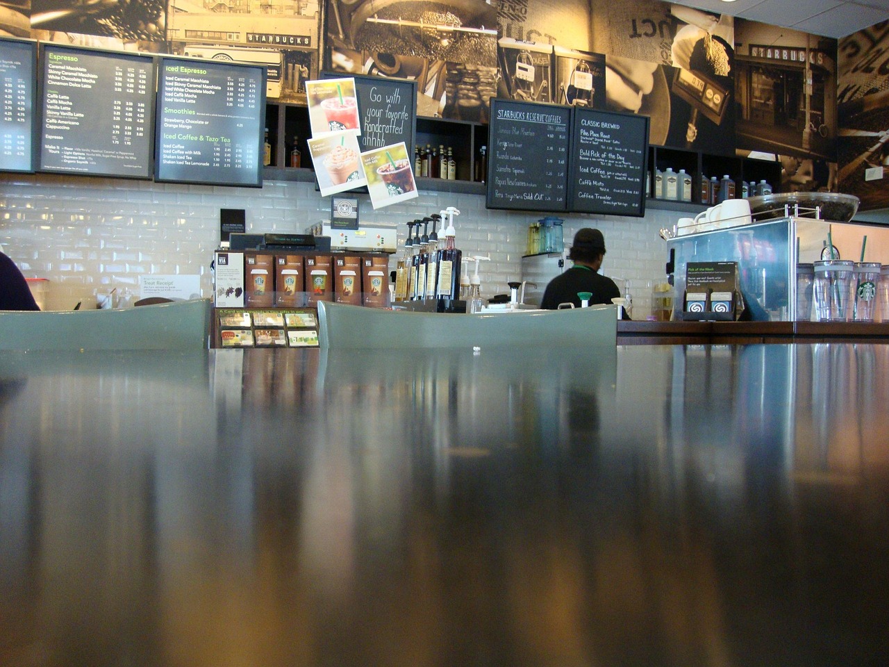 cafe, starbucks, coffee, restaurant, counter, diner, coffeeshop, shop, breakfast, morning, cafe, starbucks, starbucks, starbucks, starbucks, starbucks, restaurant, diner, diner