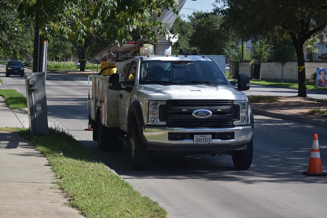 white truck, nature, truck, utility truck, repair, ford, maintenance, working, employment, internet, service, outdoors, street, equipment, trees