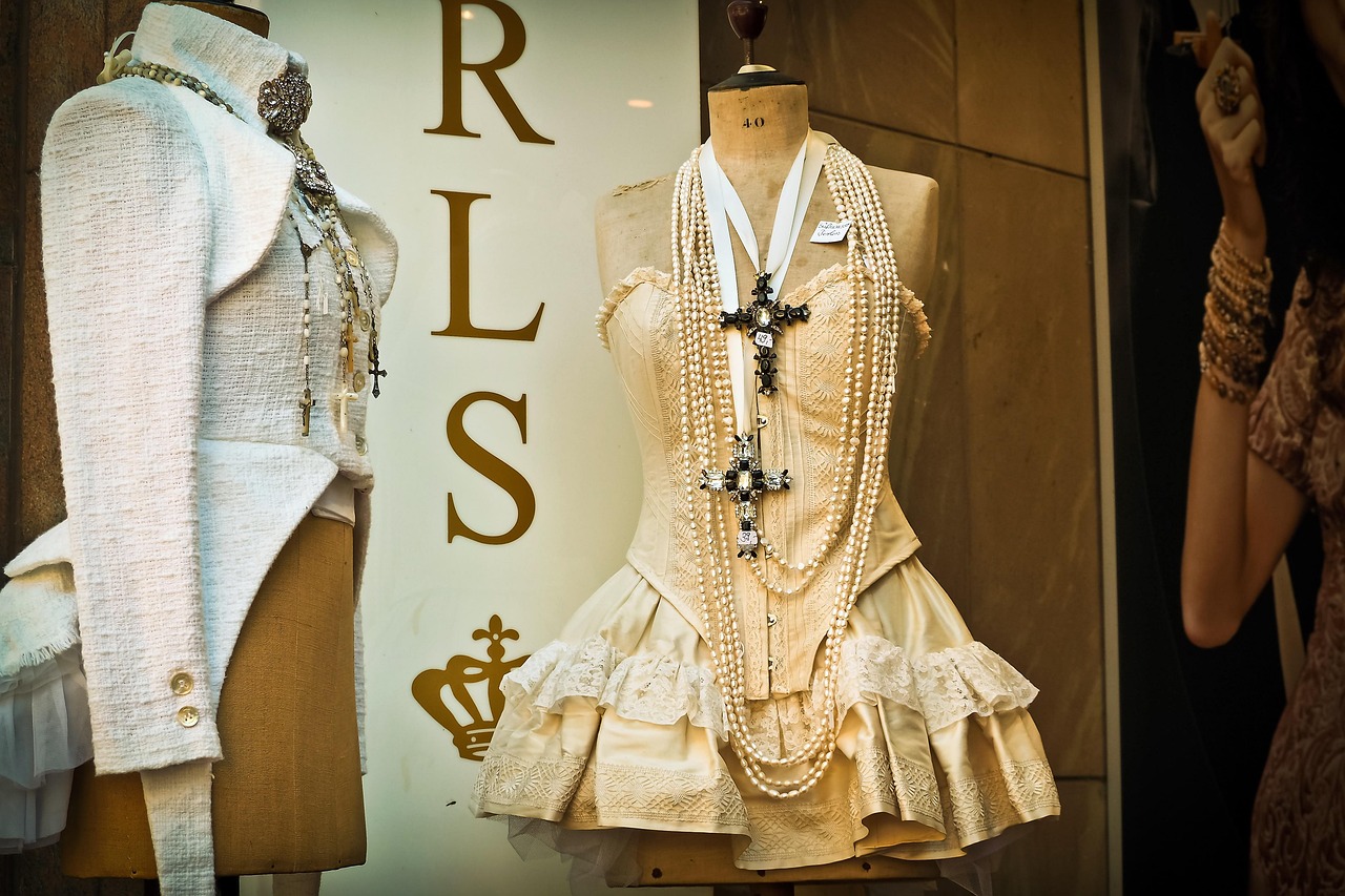 clothing, clothes, dress, fashion, boutique, fashionable, shopping, lifestyle, mannequin, for women, store window, road, city, urban, dusseldorf, clothes, boutique, boutique, boutique, boutique, boutique, shopping, mannequin, mannequin, mannequin, mannequin