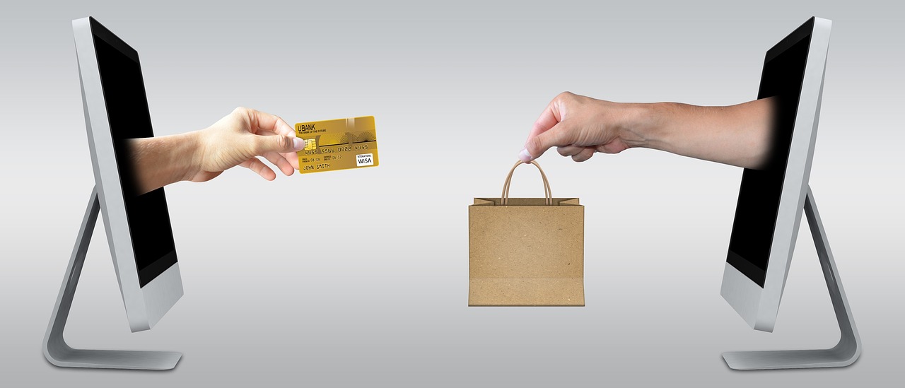 Site da Netshoes exibindo desconto para primeira compra