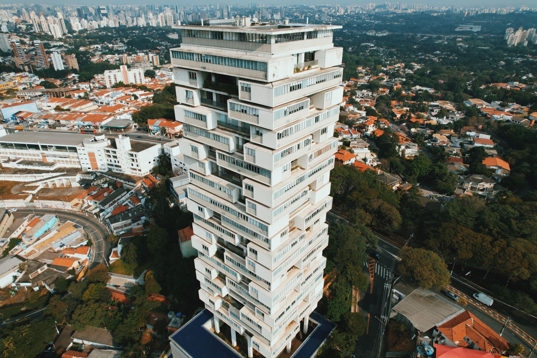 Condomínio de lofts na Barra da Tijuca com área de lazer