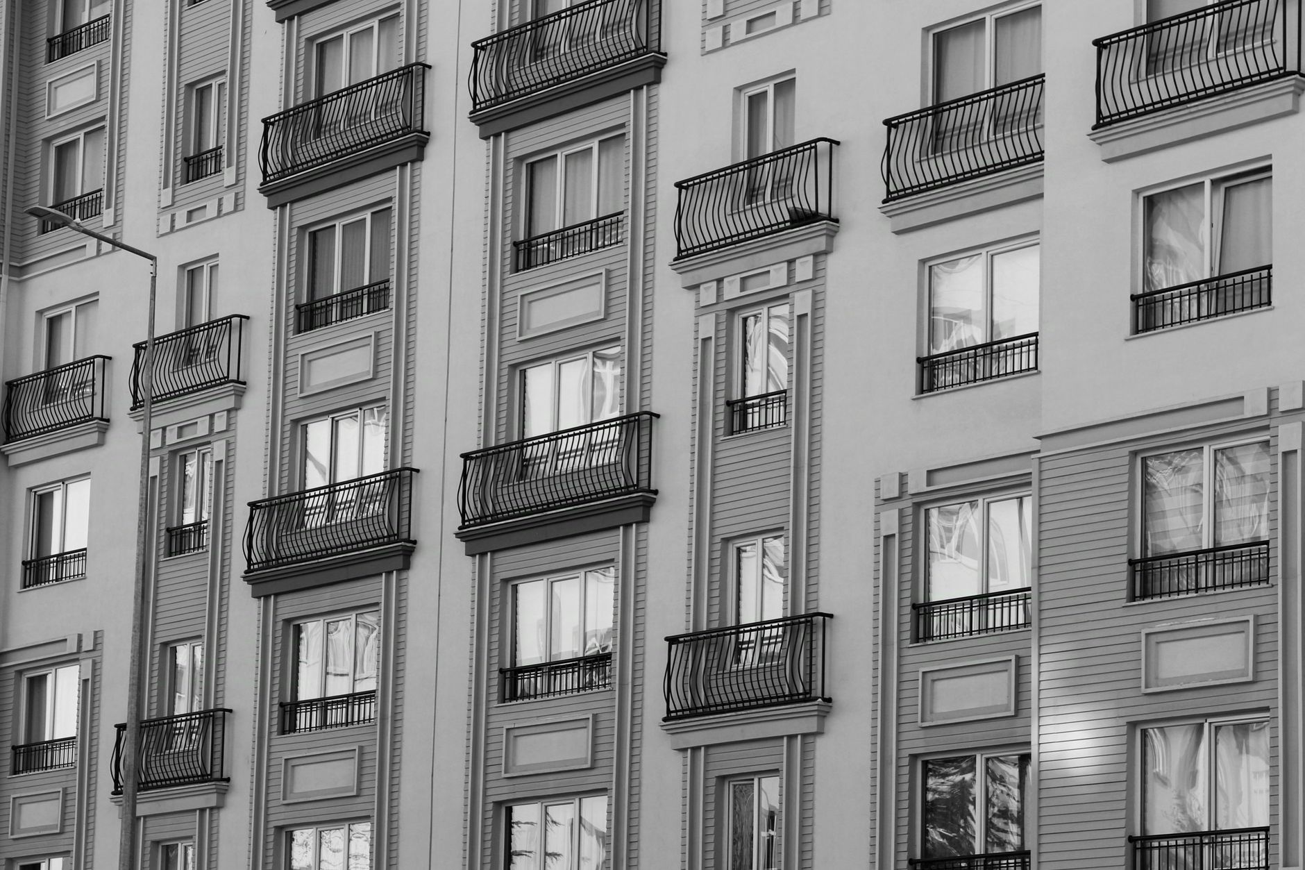 Ruas arborizadas do bairro Leblon no Rio de Janeiro