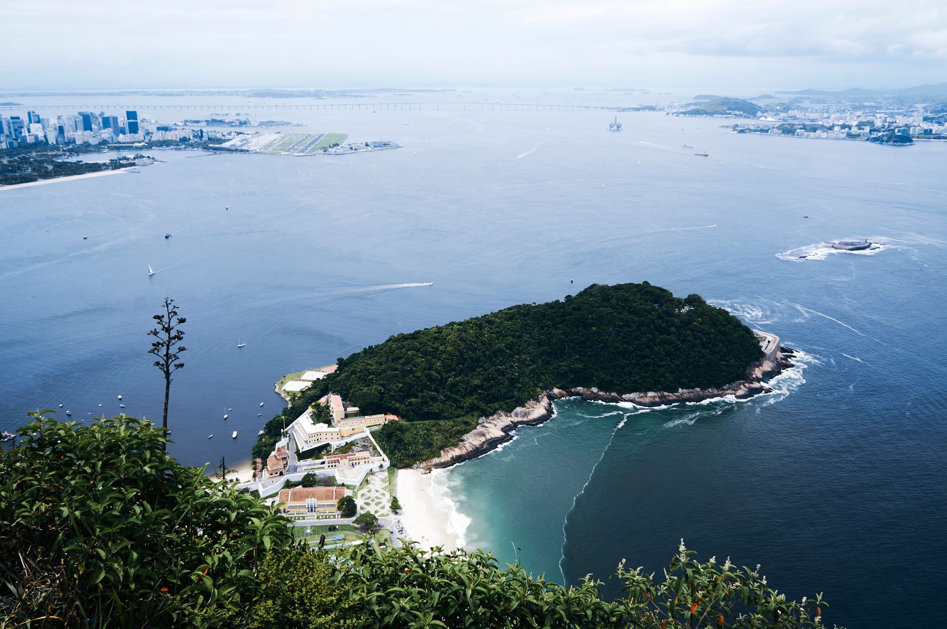 Apartamento moderno no Rio com vista para o mar