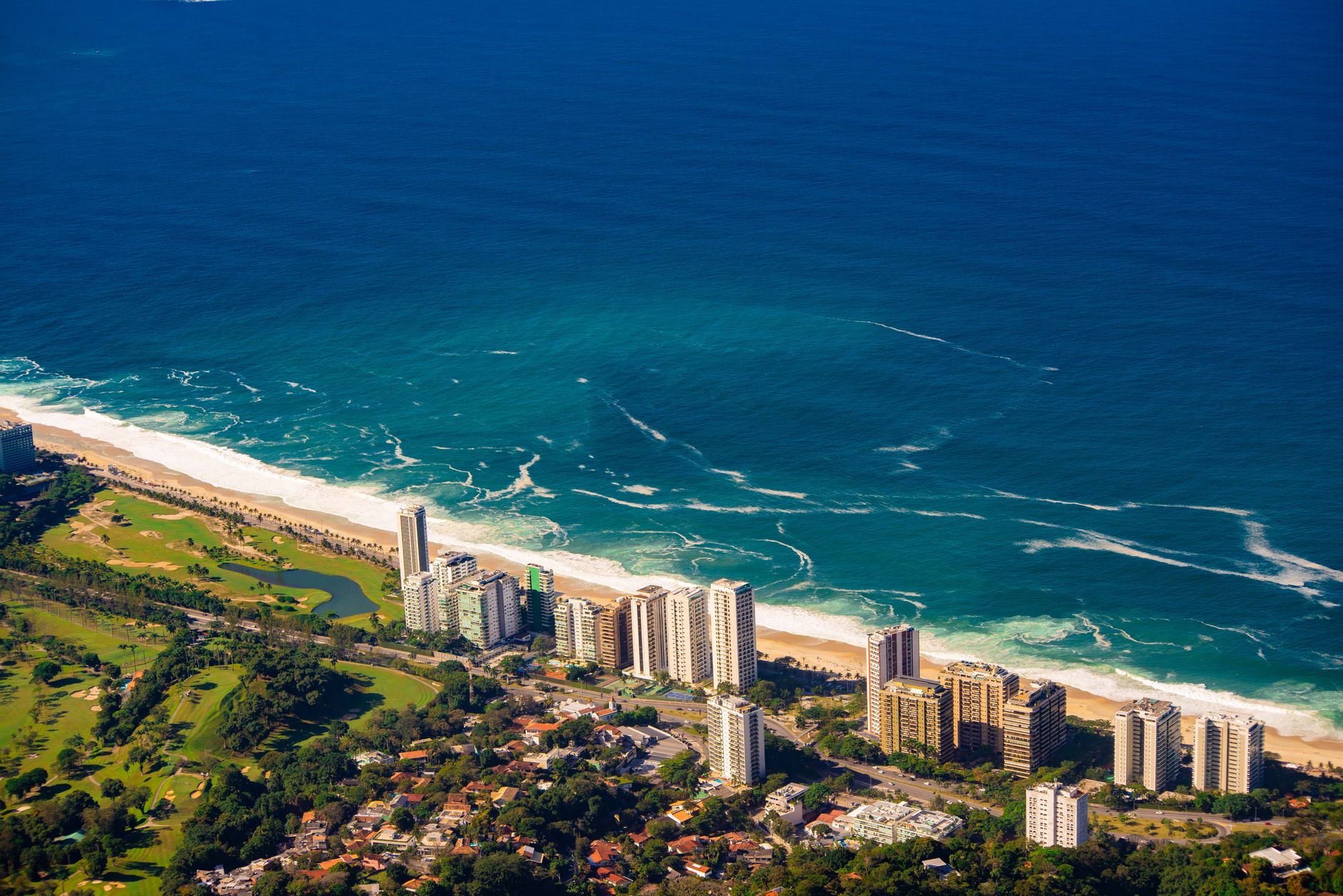 Flat mobiliado de alto padrão na Península Barra