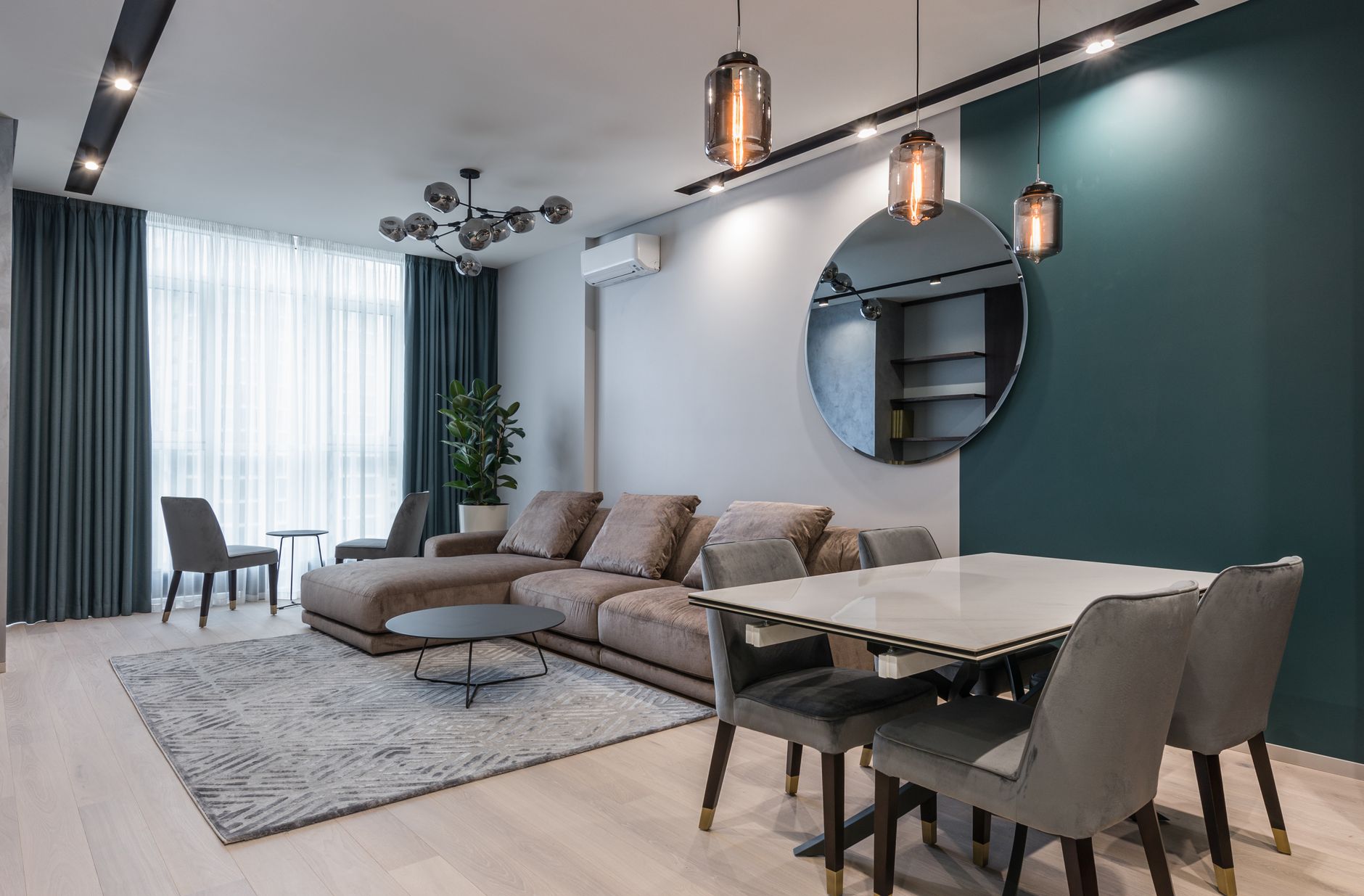 Interior de apartamento aconchegante com móveis modernos