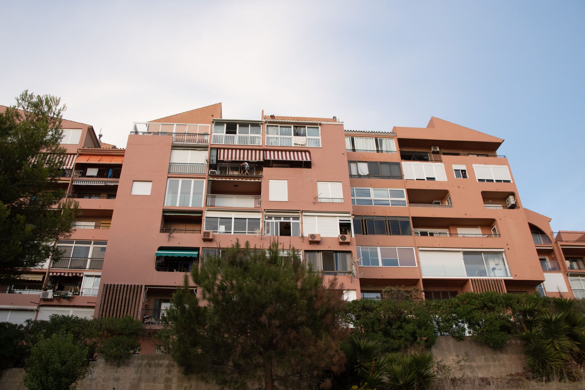 Vista panorâmica da Lagoa Rodrigo de Freitas com apartamentos modernos ao fundo