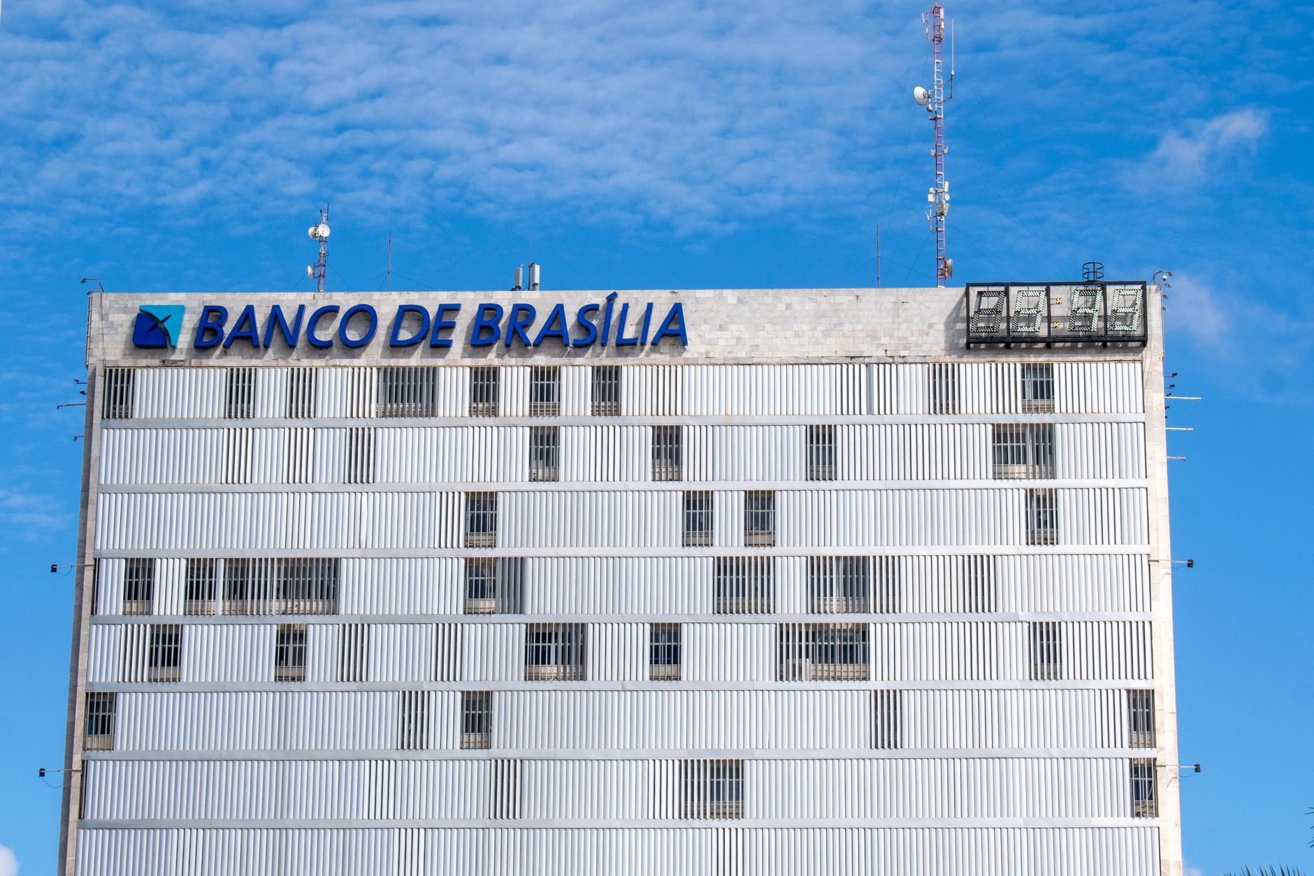 Escritório moderno com vista para a região de Campinas