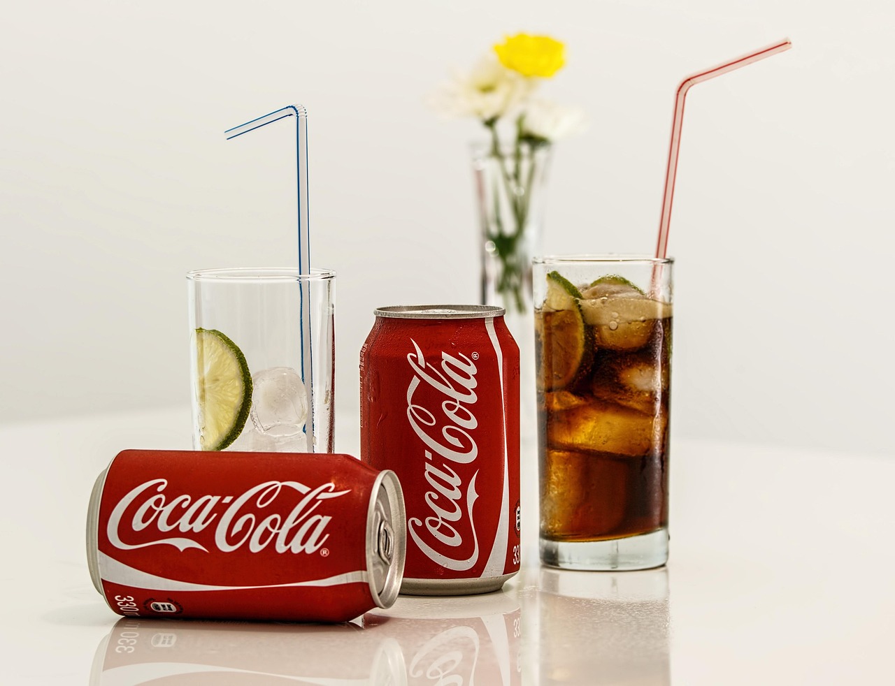 drink, soda, glasses, can, beverage, refreshment, carbonated drink, soft drink, cold drink, fizzy, coca cola, coke, cola, drink, soda, soda, cold drink, cold drink, coca cola, coca cola, coca cola, coca cola, coca cola, coke, coke, cola