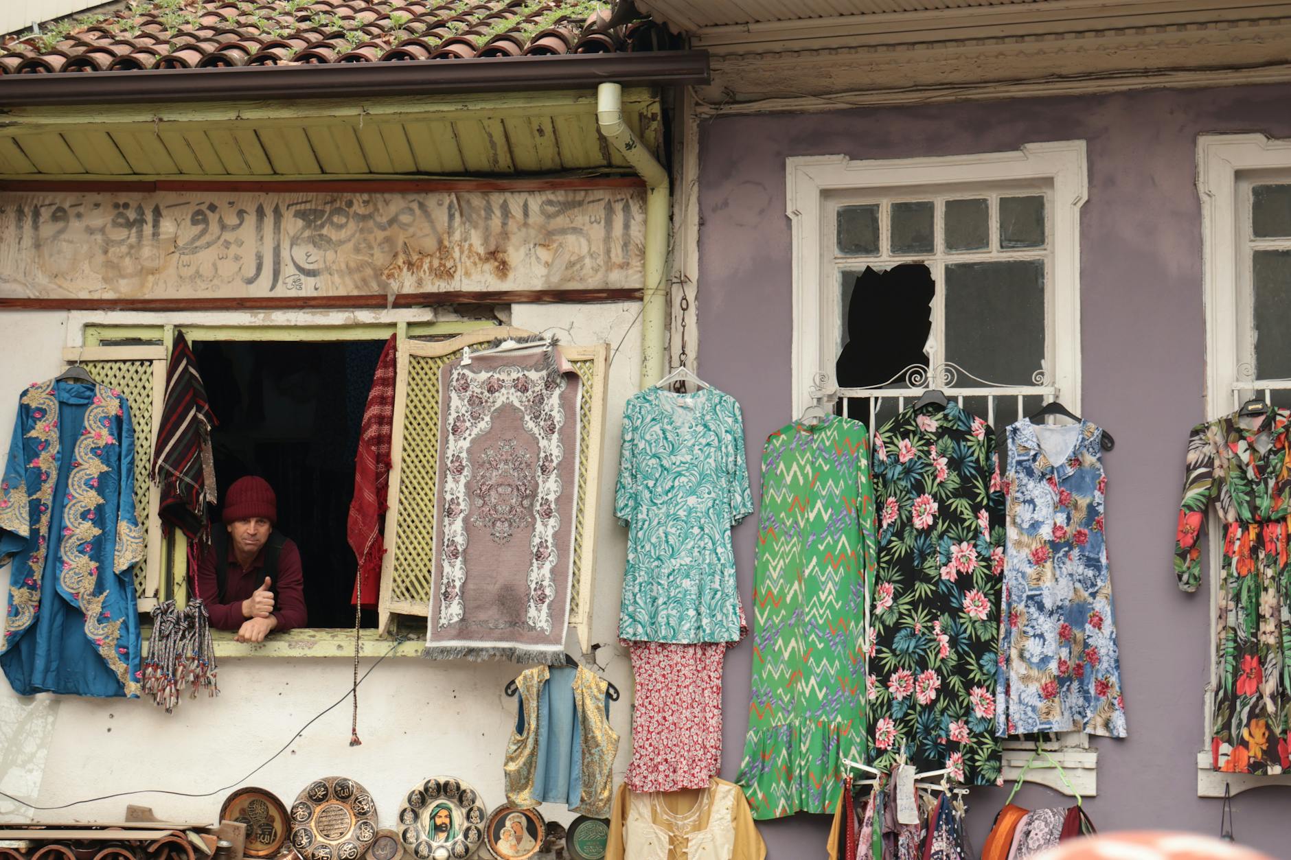 Negociadores verificando preços de grãos no mercado brasileiro