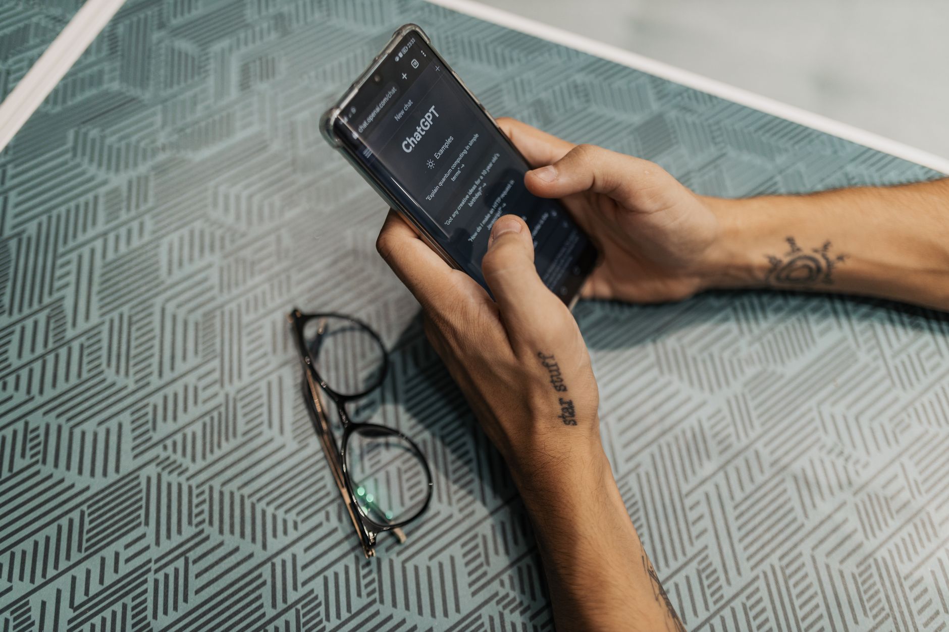 Smartphone com aplicativo de negociação de grãos