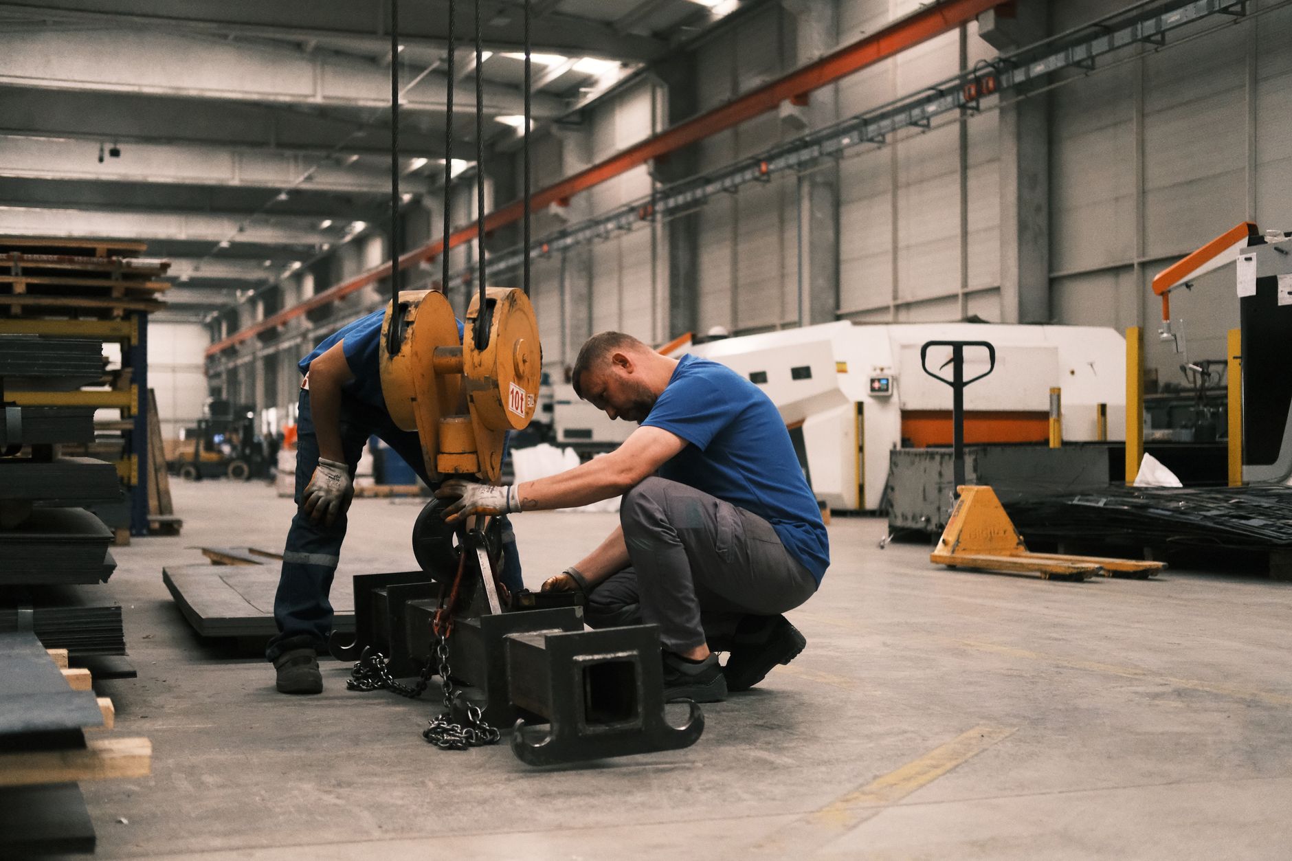 Técnico de manutenção de máquinas industriais