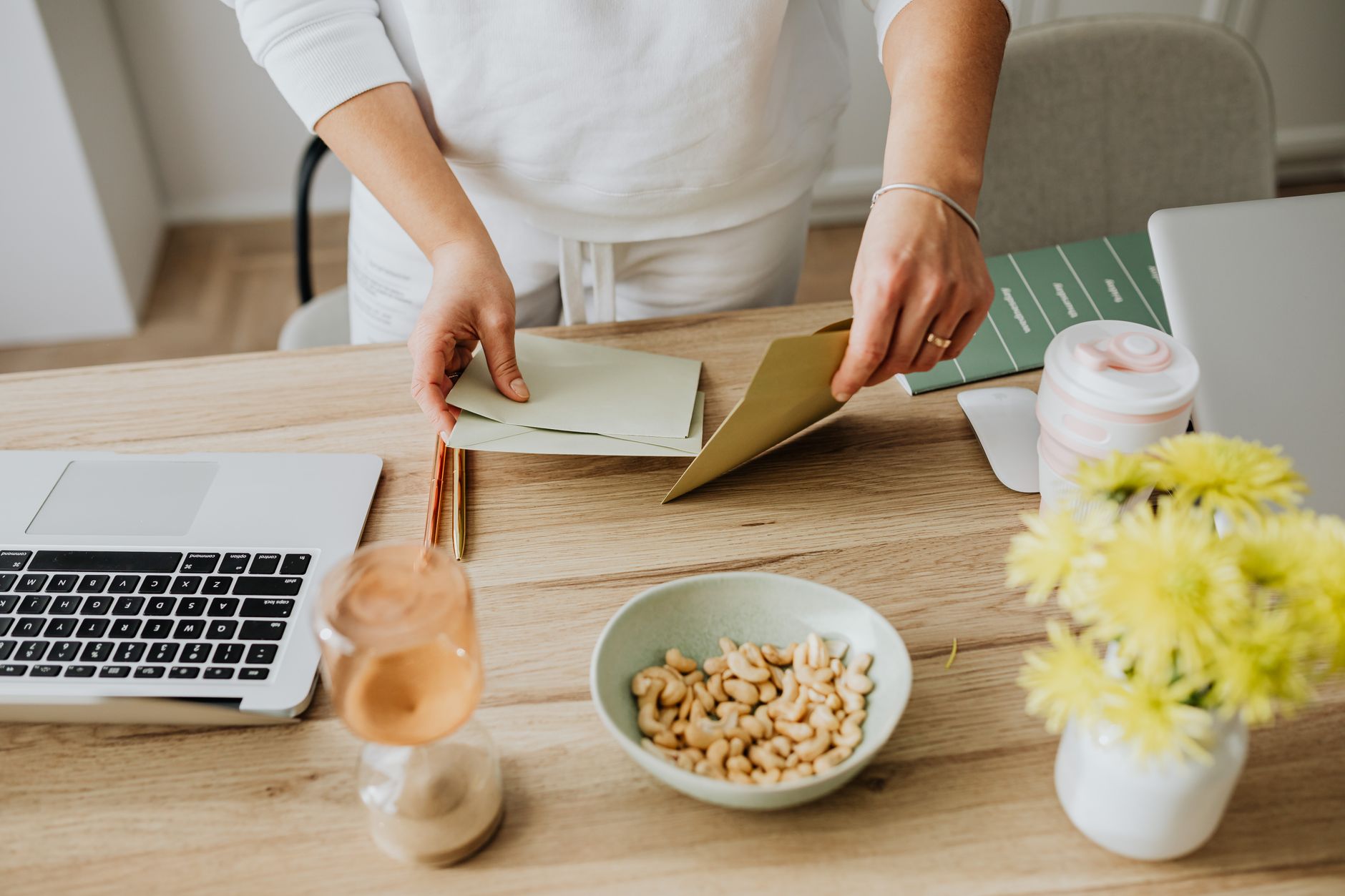 Businesswoman organizing tasks on Focus Organize app