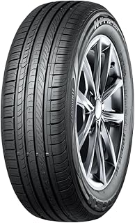 Pneu Goodyear 225/50 R17 em um sedã