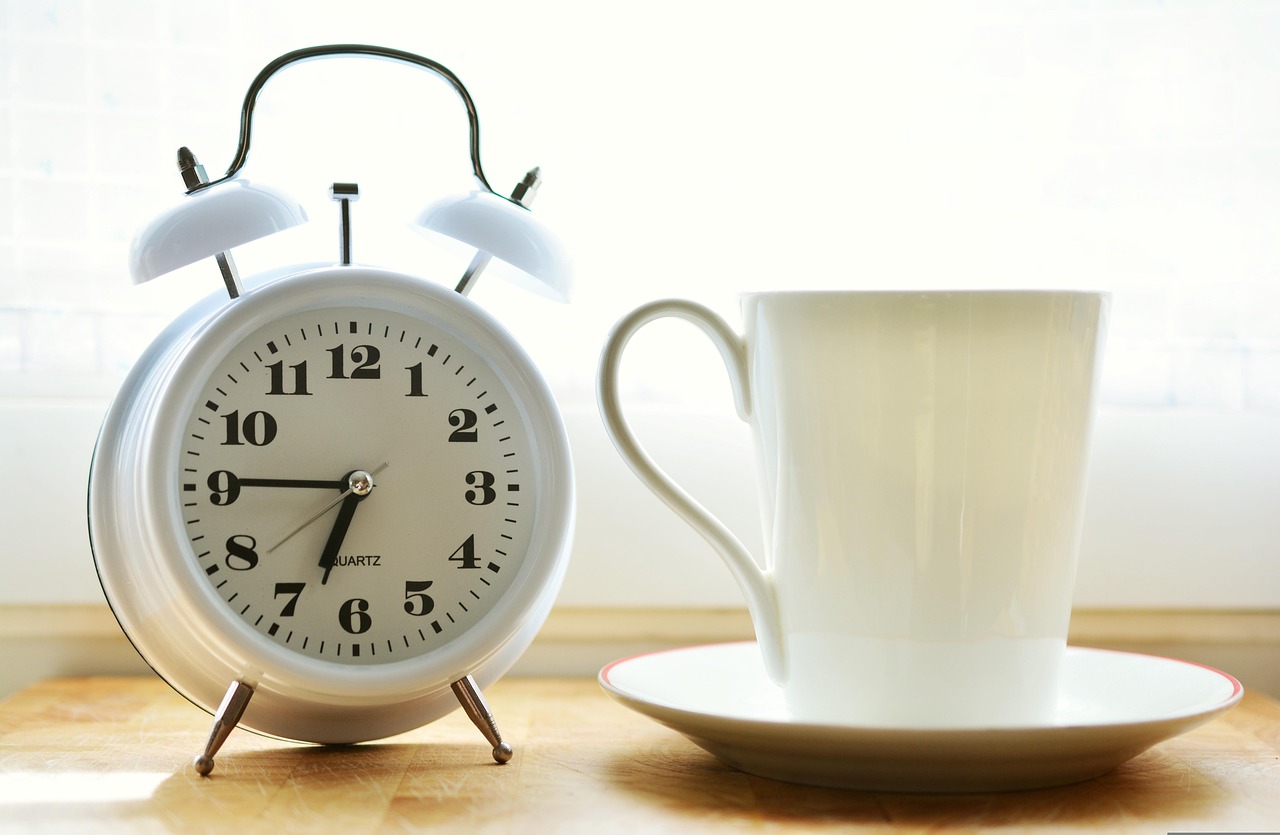 new year, alarm clock, cup, morning, drink, beverage, clock, time, breakfast, coffee cup