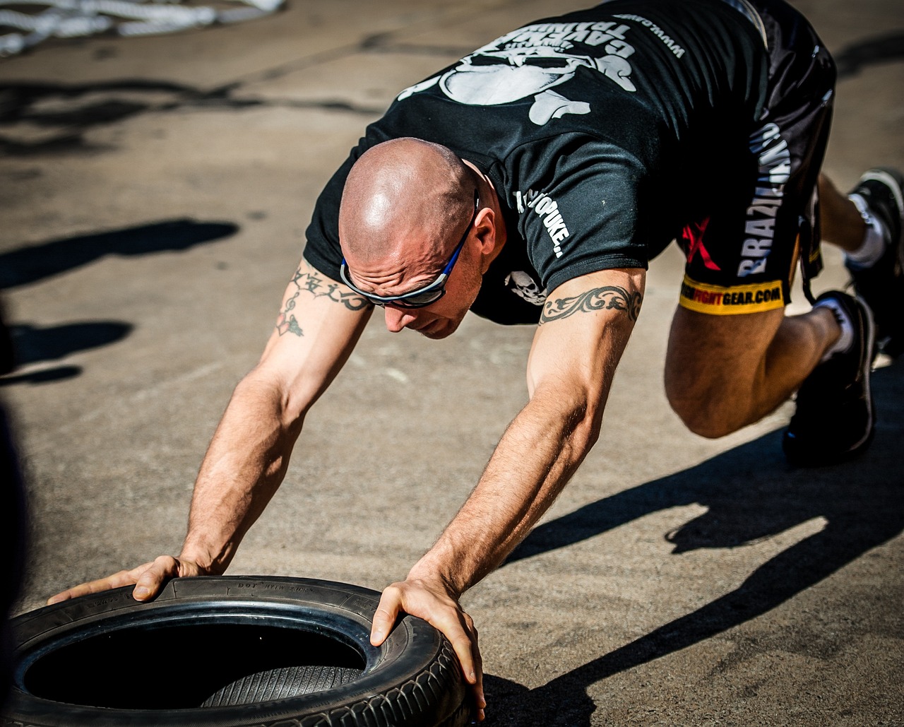 tyre push, tyre workout, training, gym, functional training, tire, tyre, athlete, physical, trainer, crossfit, fitness, brown fitness, brown gym, brown training, brown workout
