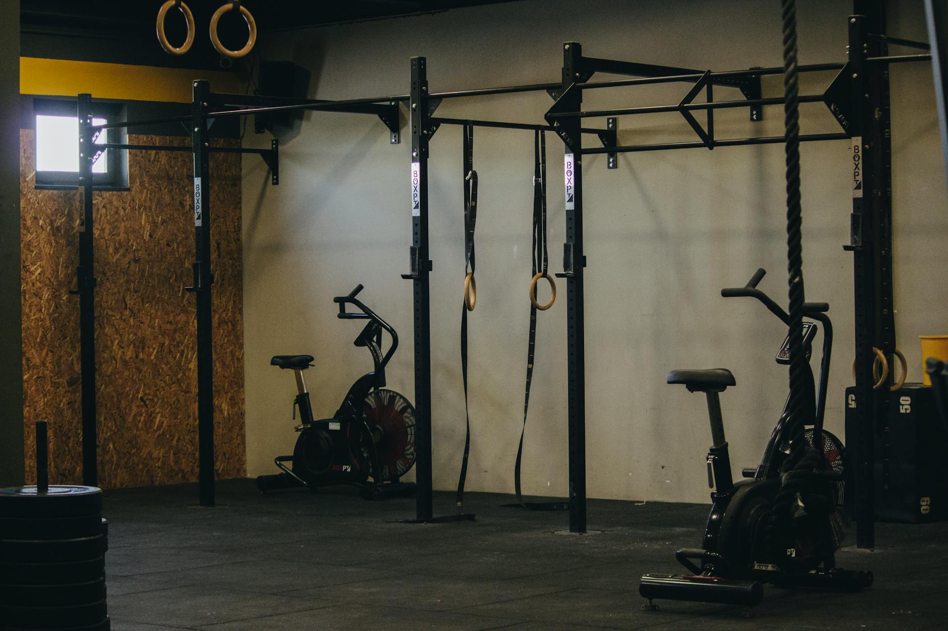Comparação de equipamentos crossfit de diferentes marcas