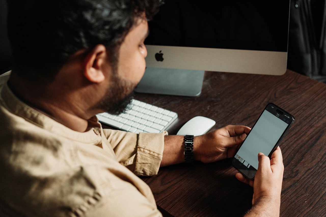 man, smartphone, social media, seo, digital marketing, internet, mobile, networking, web, app