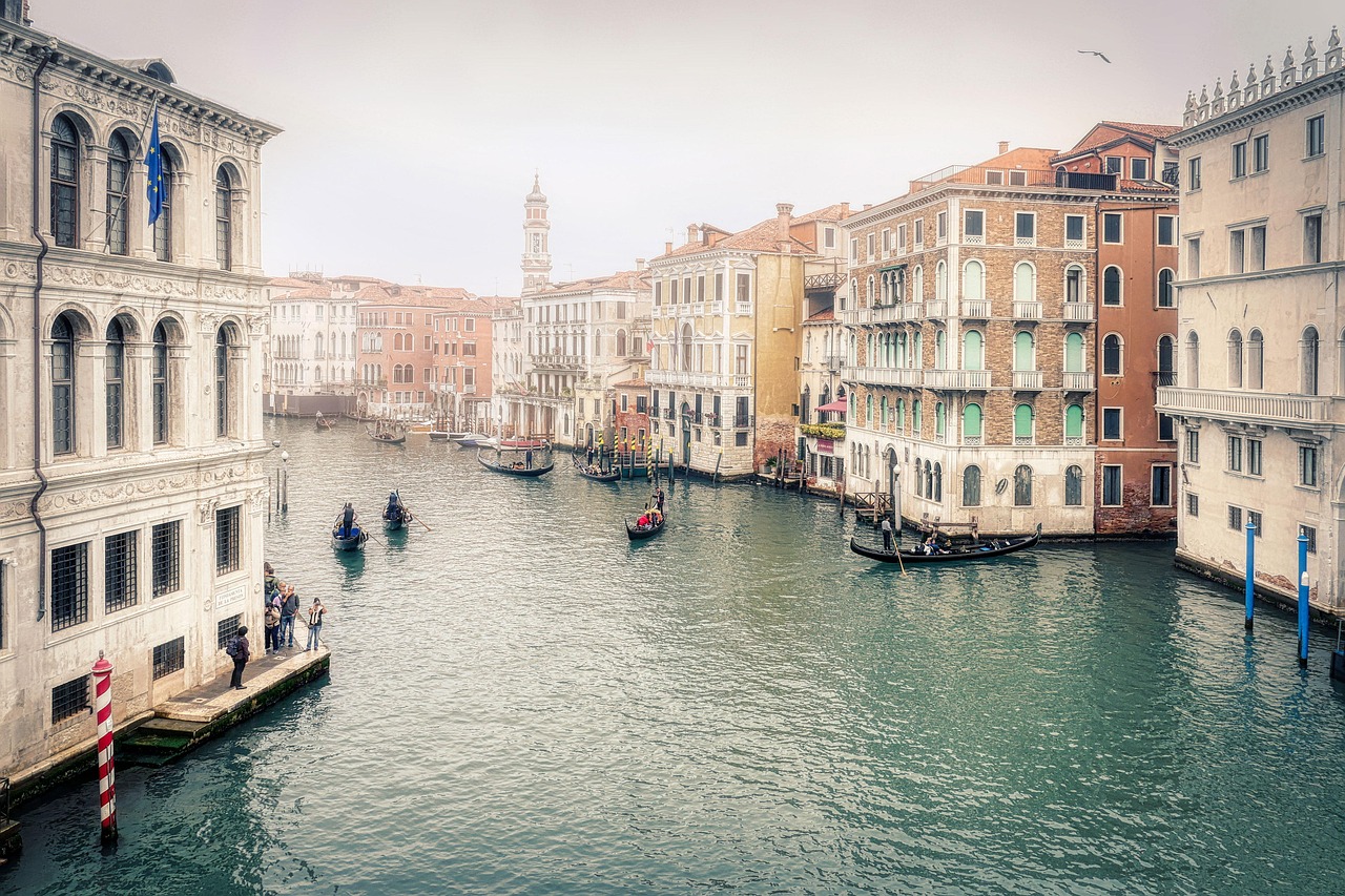 channel, water, gondola, shipping, gondolier, tourists, romantic, boats, venice, italy, island, historic center, nature, heritage site, architecture, november