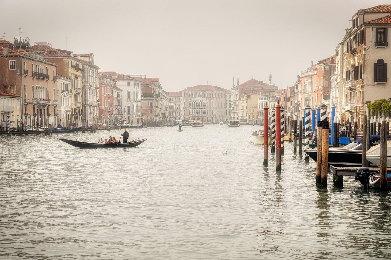 venice, italy, island, historic center, heritage site, architecture, november, channel, nature, water, gondola, shipping, gondolier, tourists, romantic, boats