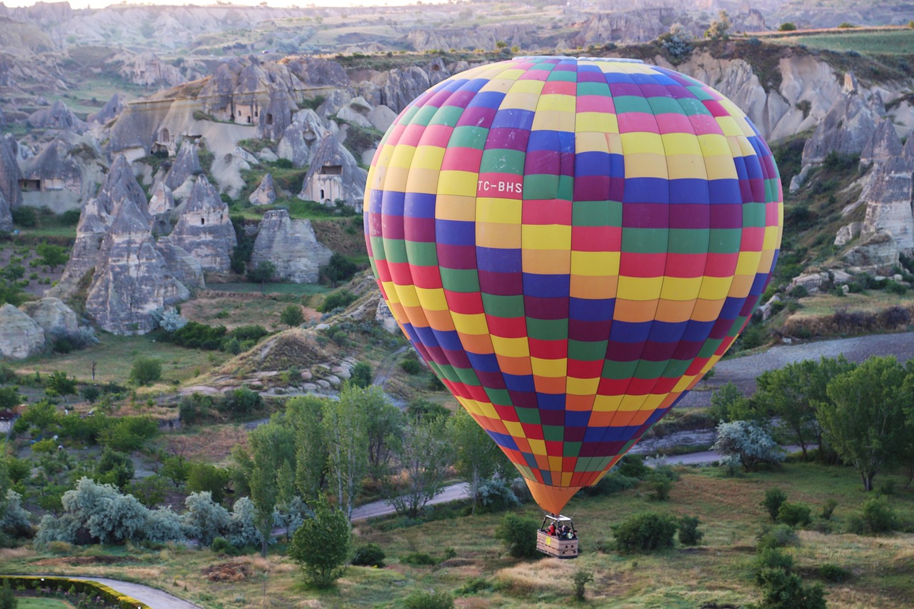 balloon, city, tr, fun, happy, holiday, flying, colorful, outdoor, party, joy, sunlight, helium, street, entertainment, lifestyle, vibrant, party, helium, helium, helium, helium, helium, lifestyle